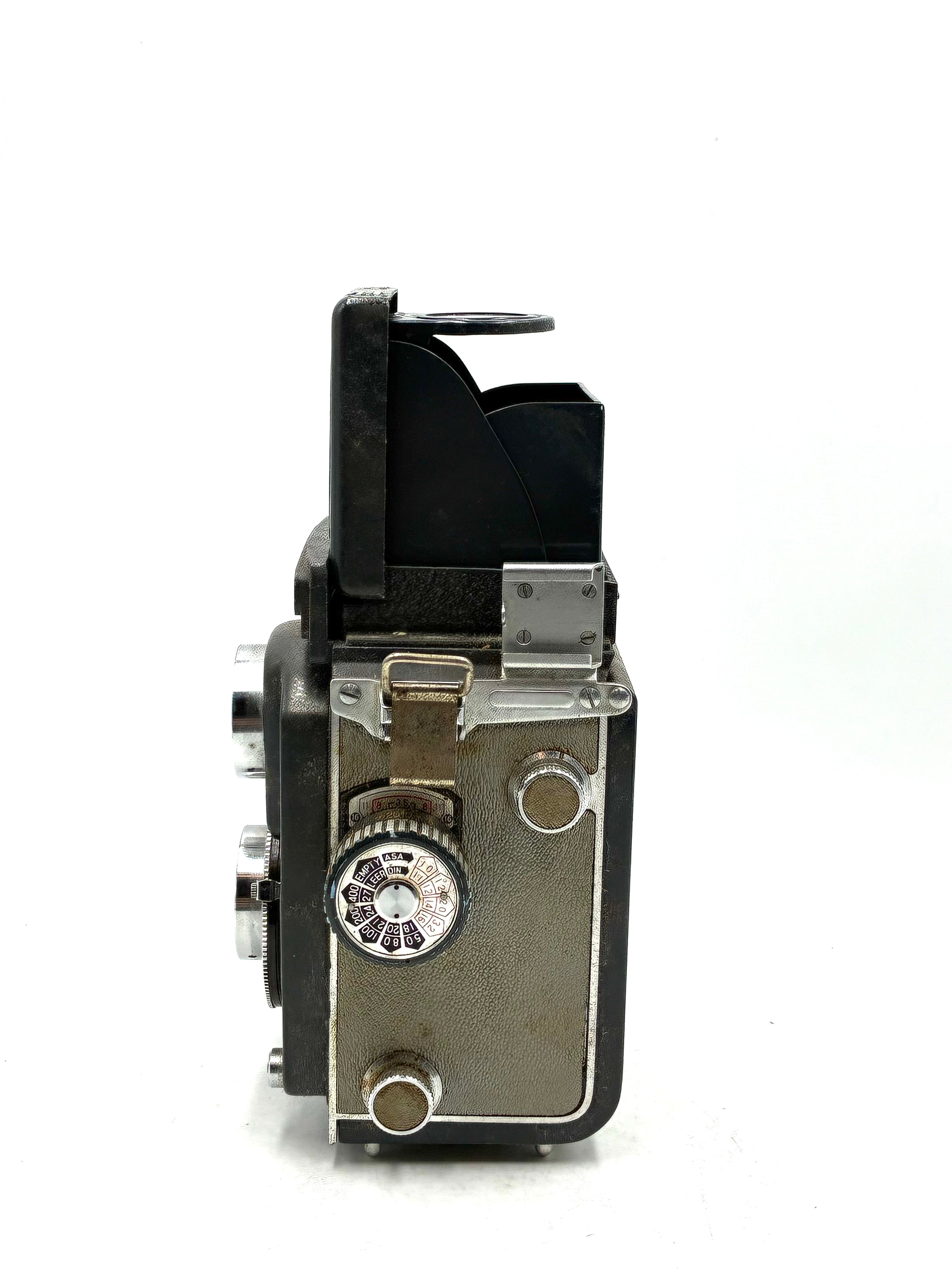 Yashica-44 60mm f/3.5 127 Medium Format Film Camera - AS-IS (READ) (0075)