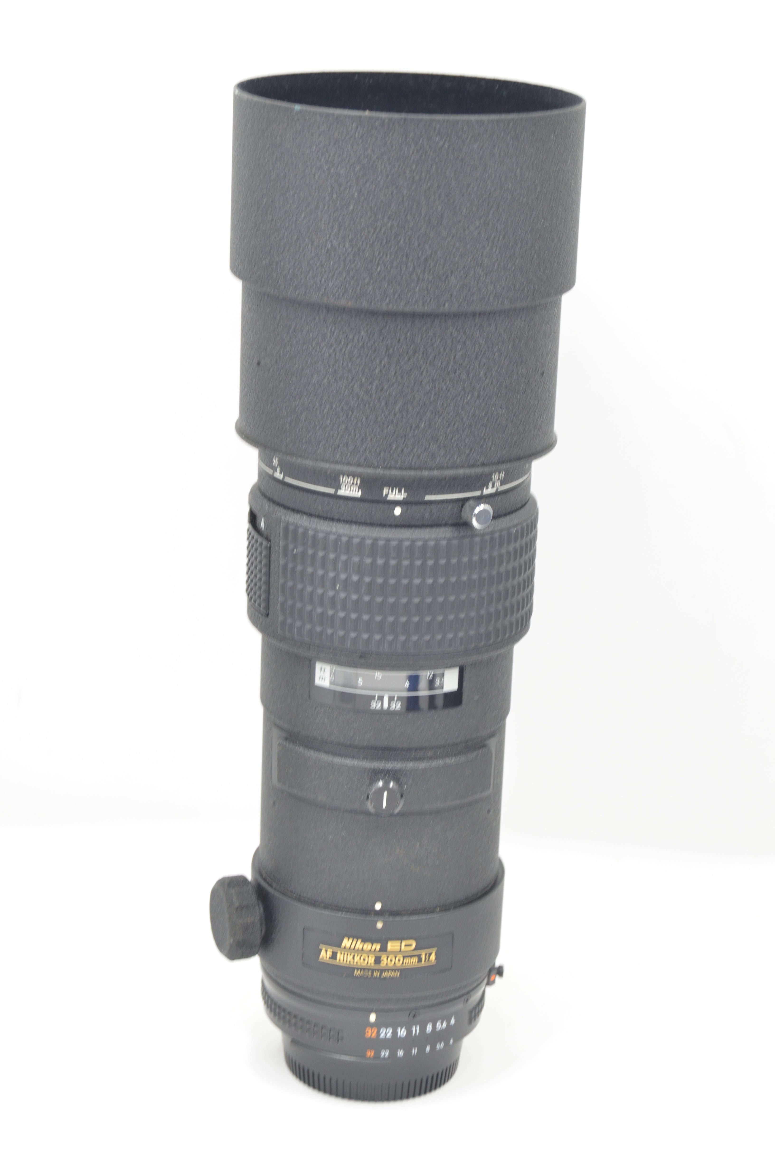 Used Nikon 300mm f4 ED AF Lens
