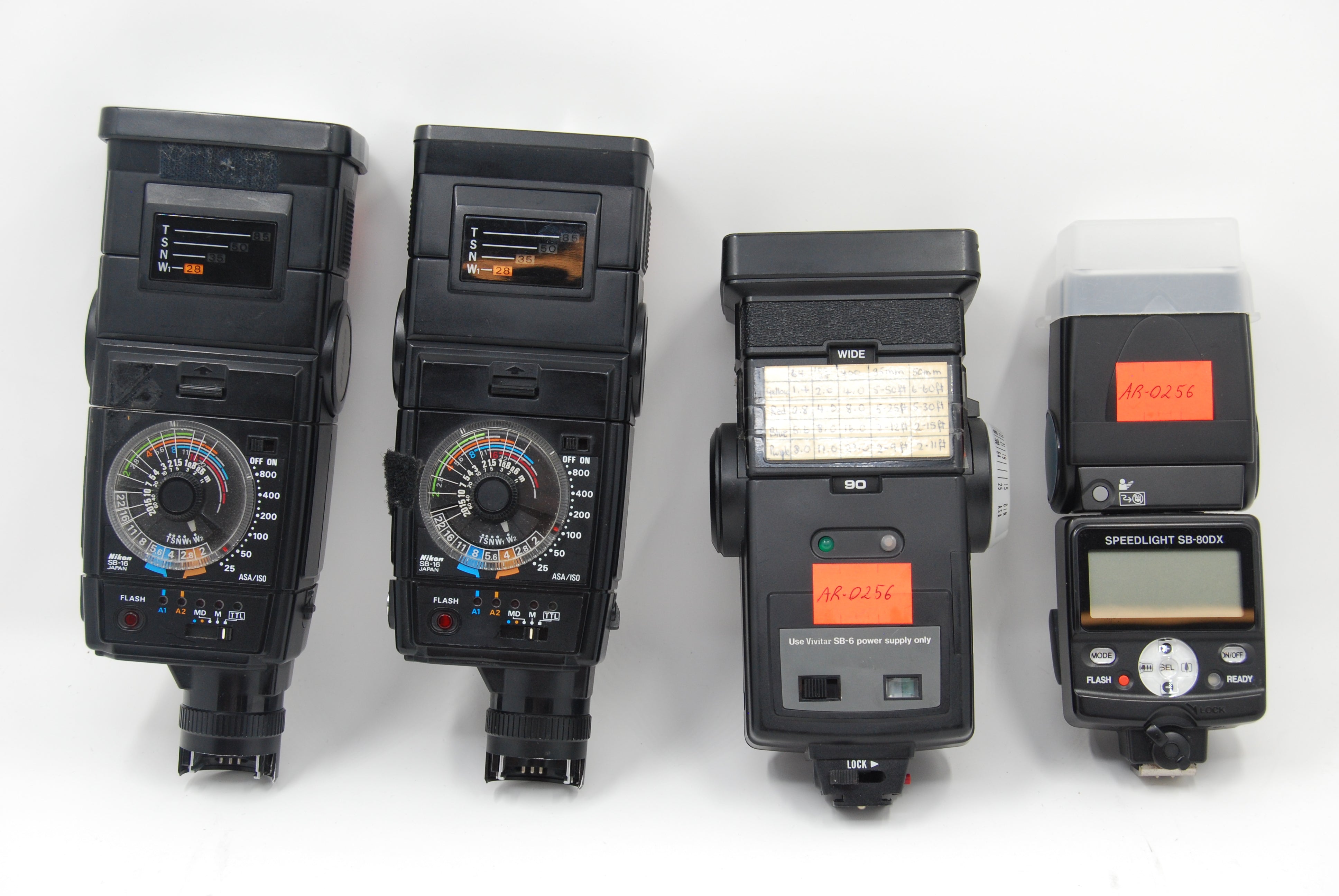AS-IS/FOR PARTS -Lot of 4 Flashes - Nikon SB-80DX, Nikon SB-16, Nikon SB-16, Vivitar Thyristor 285 (0256)