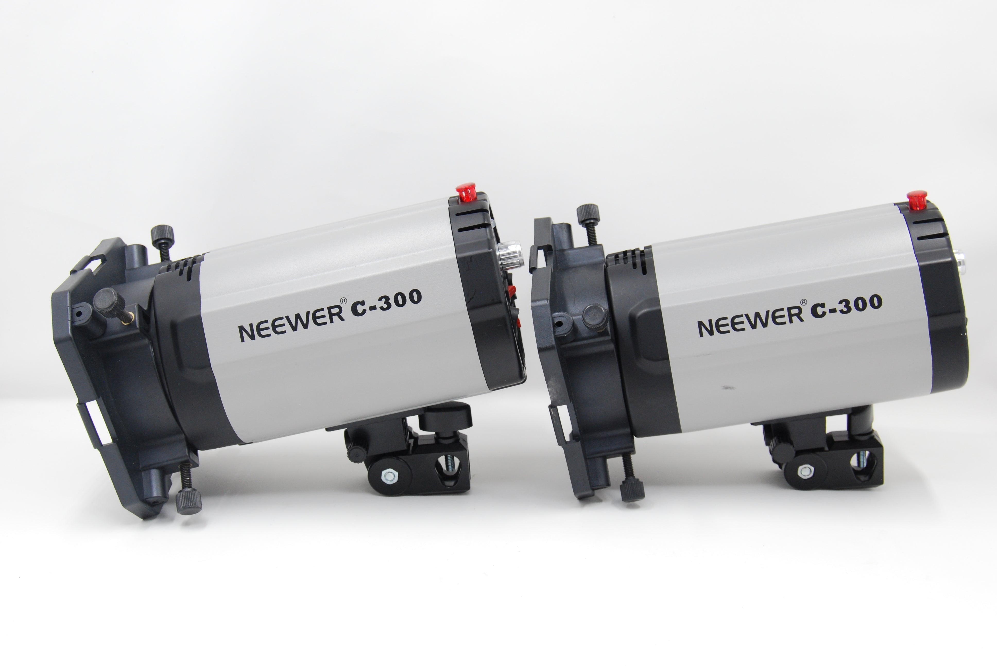 Used Neewer C-300 2-Light Kit w/Stands & case