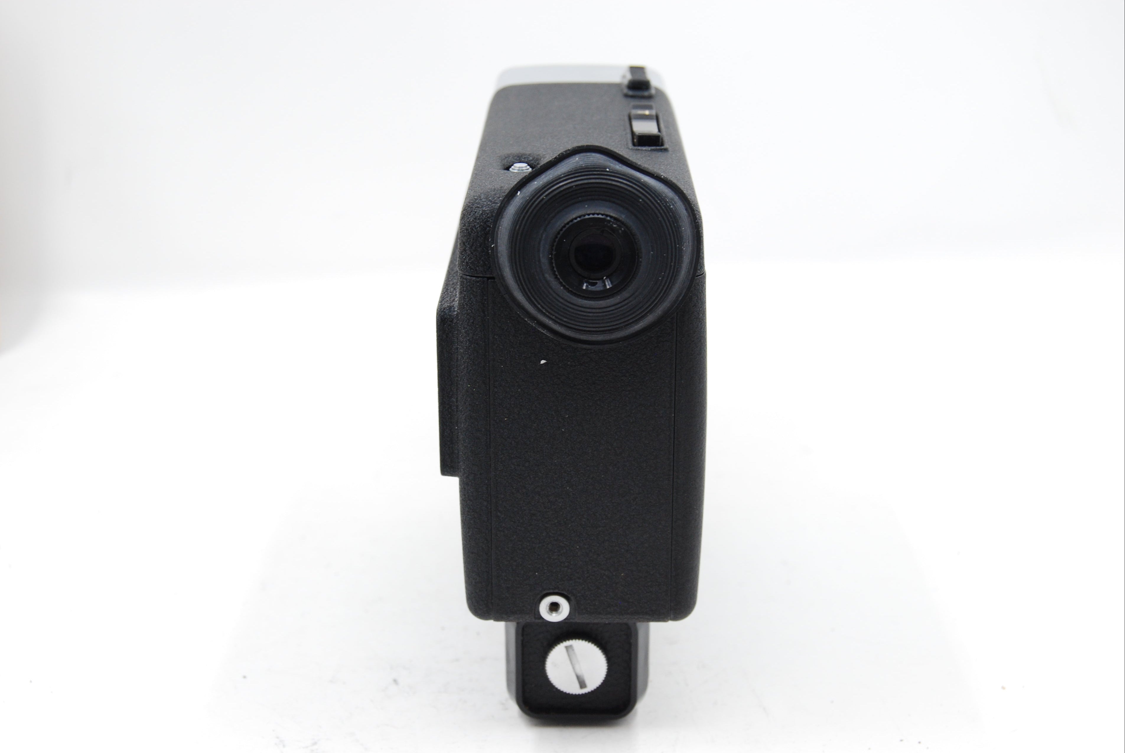 Used Nikon 8x Super Zoom 8mm Movie Camera (slight Haze in lens) w/L1A Filter