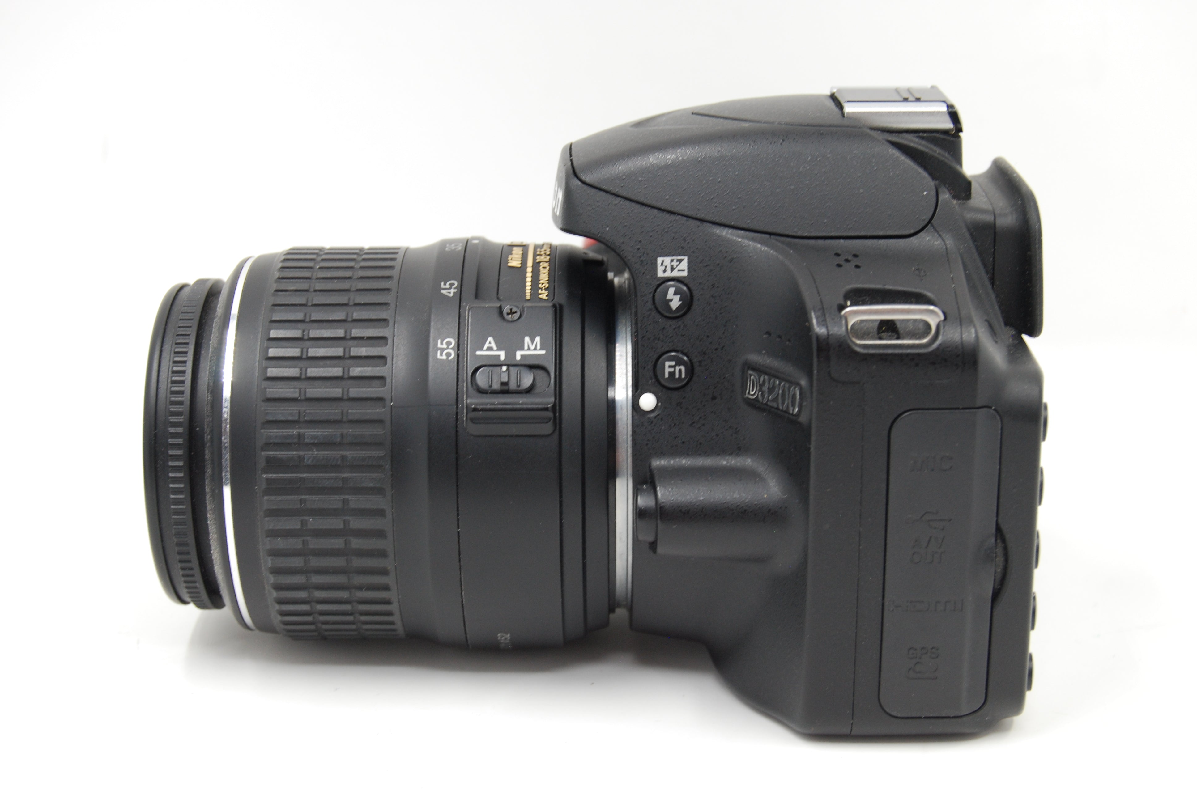 USED Nikon D3200 DSLR w/18-55mm Kit