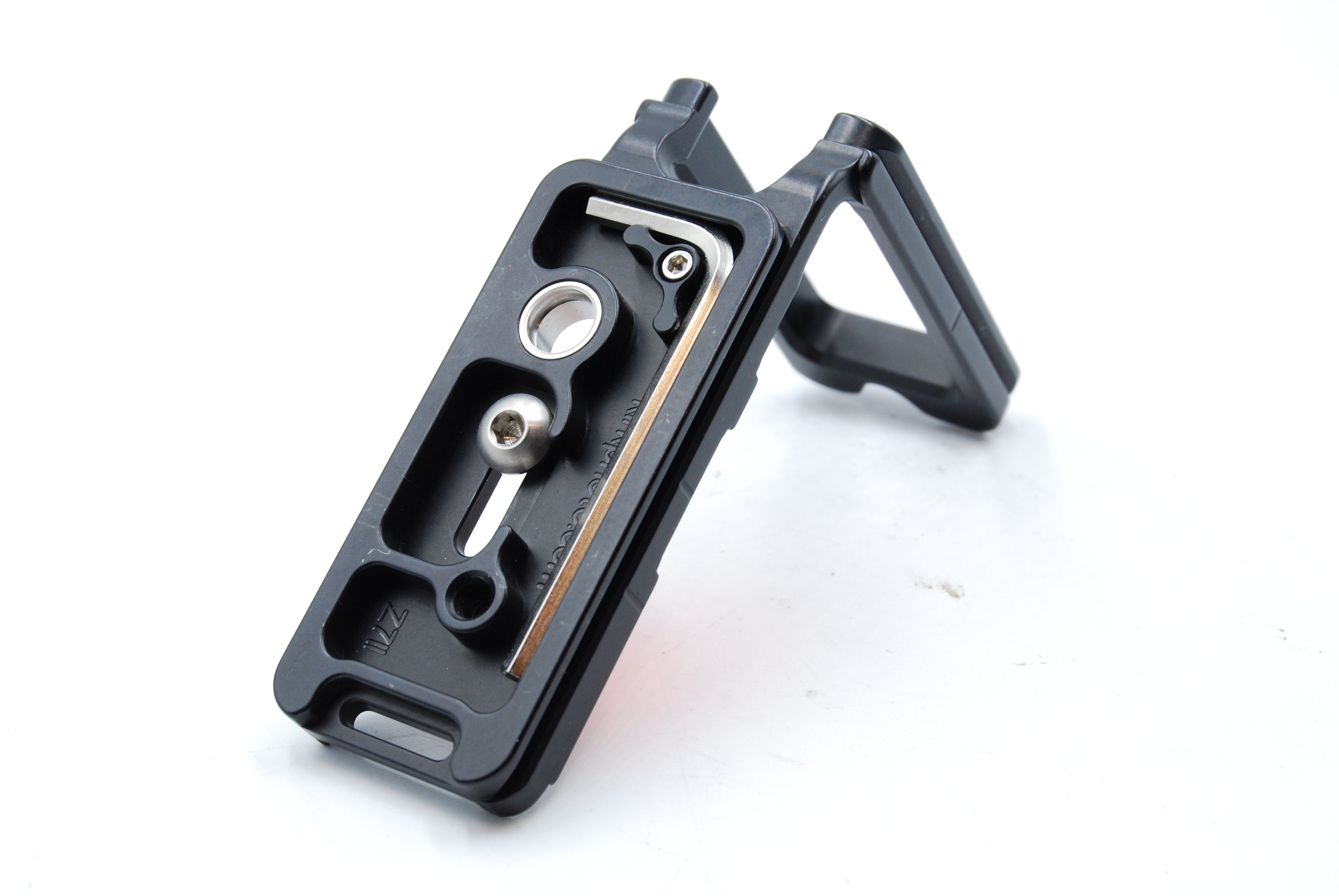 Kirk BL-Z7II L-Bracket for Nikon Z6II, Z7II and Z5 (0230)