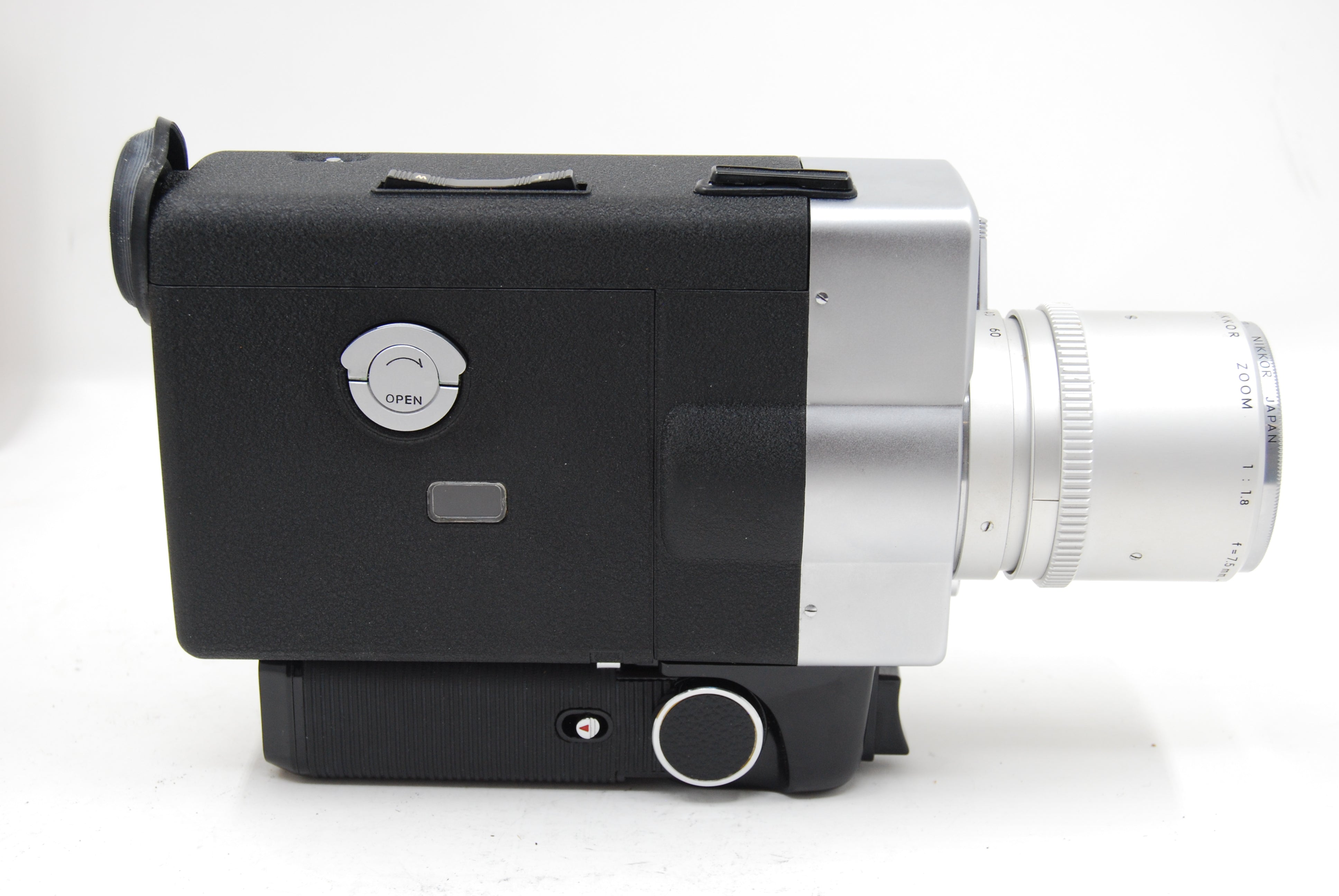 Used Nikon 8x Super Zoom 8mm Movie Camera (slight Haze in lens) w/L1A Filter