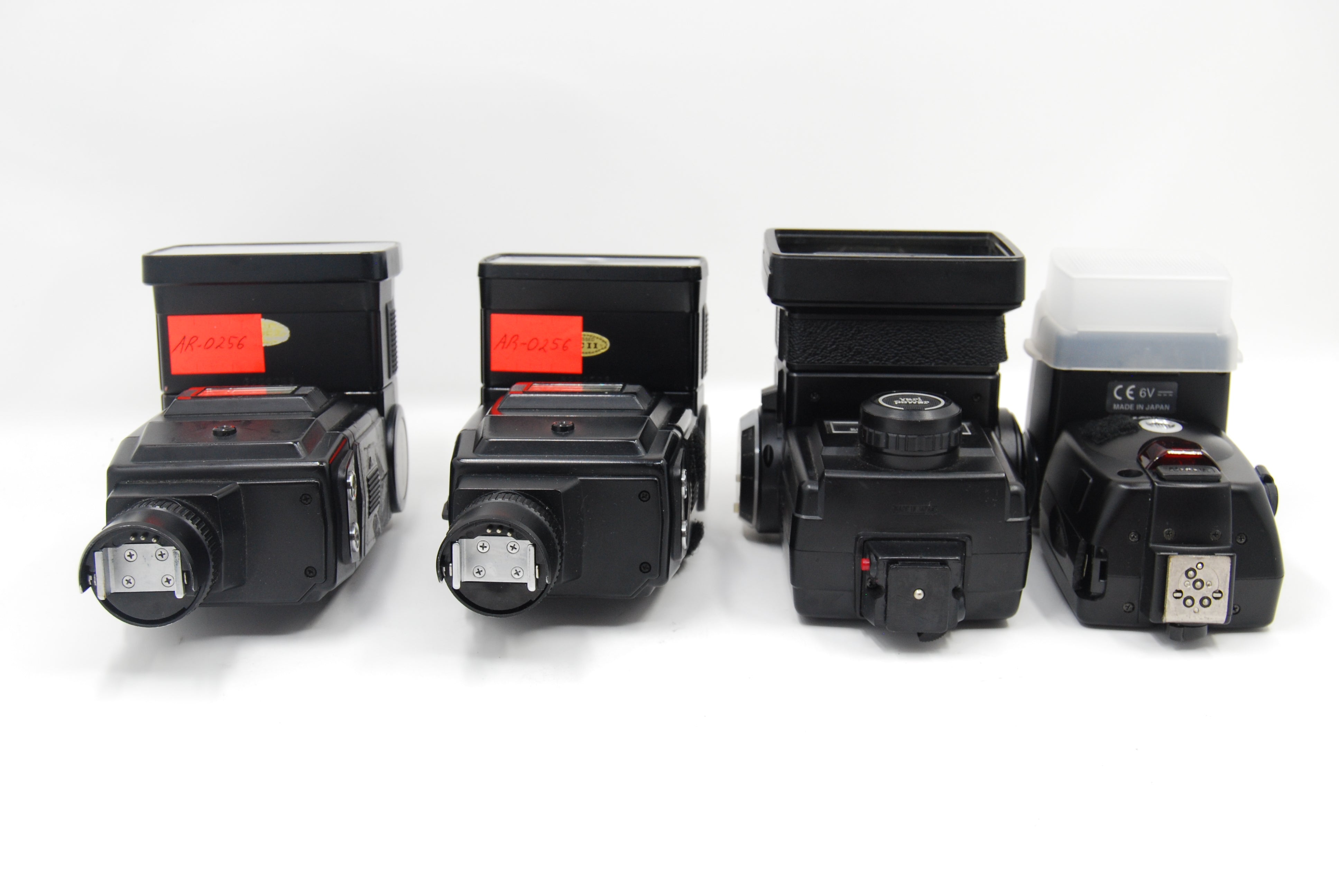 AS-IS/FOR PARTS -Lot of 4 Flashes - Nikon SB-80DX, Nikon SB-16, Nikon SB-16, Vivitar Thyristor 285 (0256)