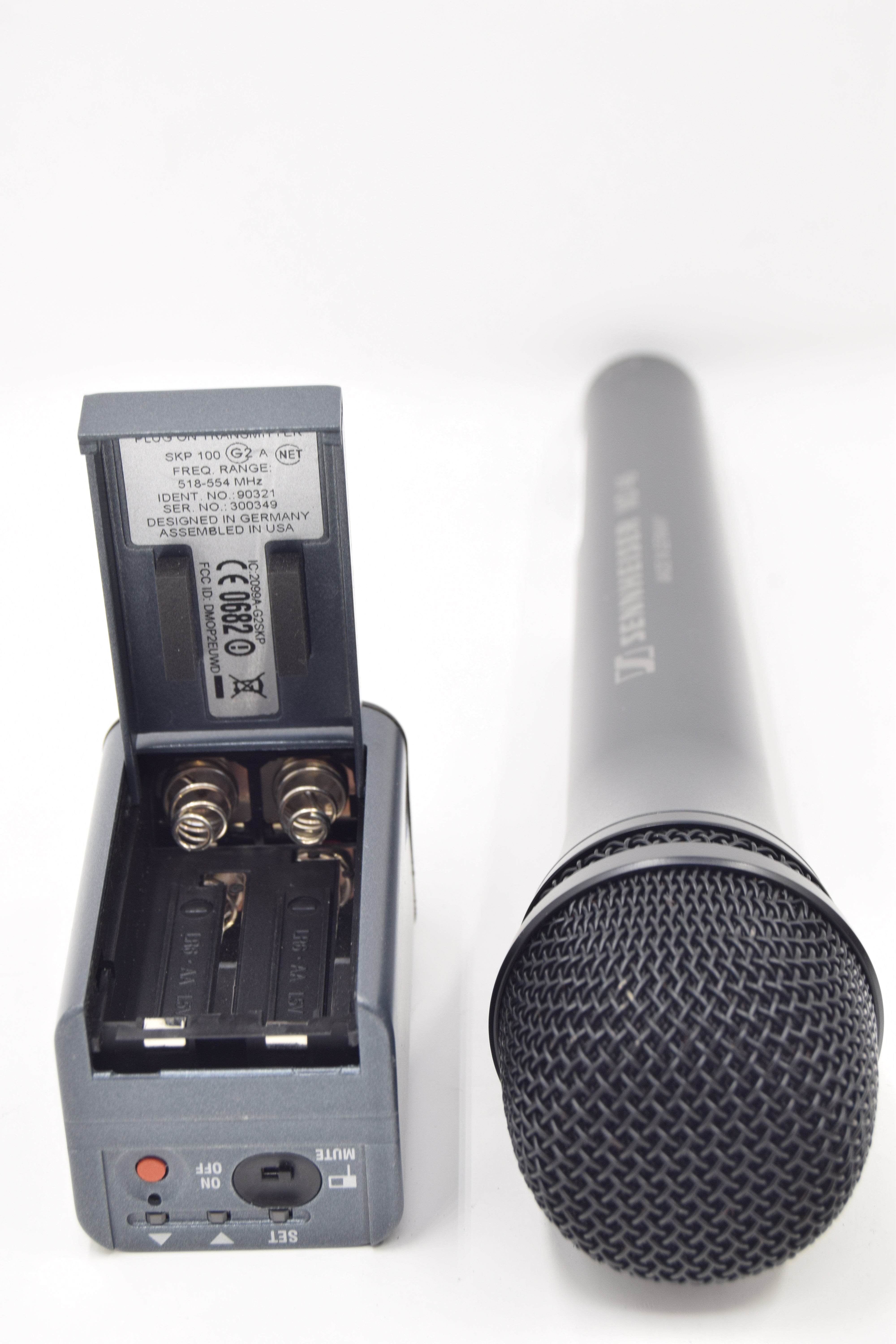 Used Sennheiser MD46 Cardioid Dynamic Microphone w/SKP 100 G2 Wireless Transmitter