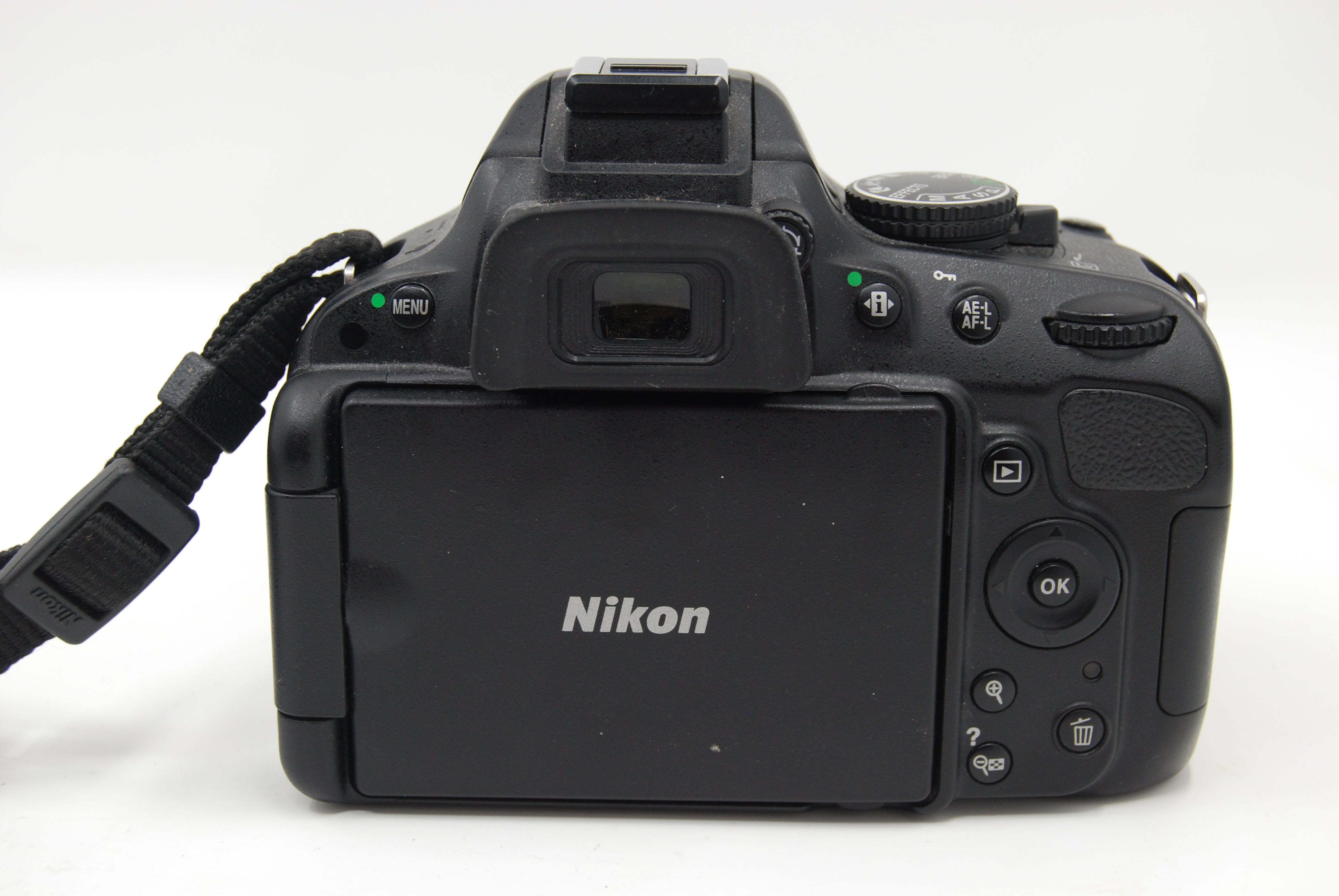 USED Nikon D5100 Digital SLR Kit w/ 18-55mm