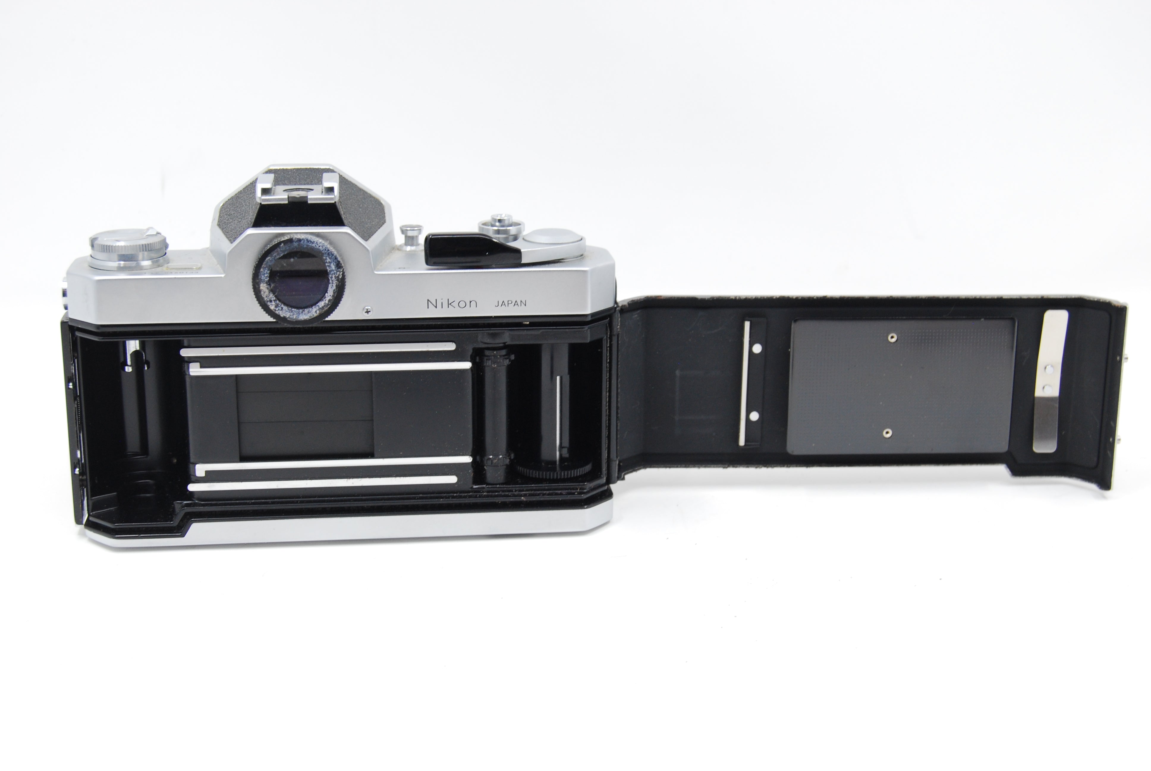 Used Nikon Nikkormat FT2 w/50mm f2 Non-AI Lens