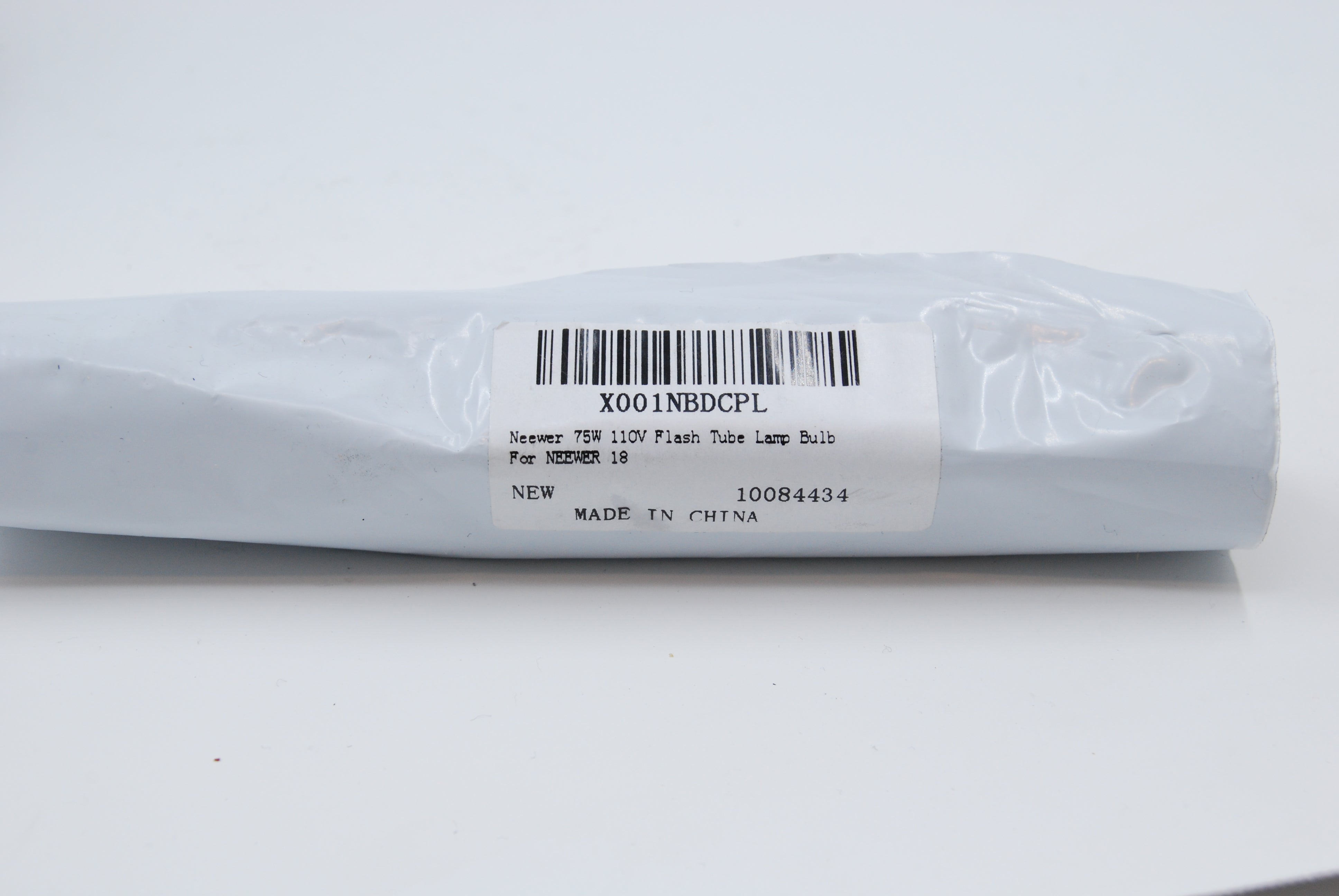 Used Neewer C-300 2-Light Kit w/Stands & case