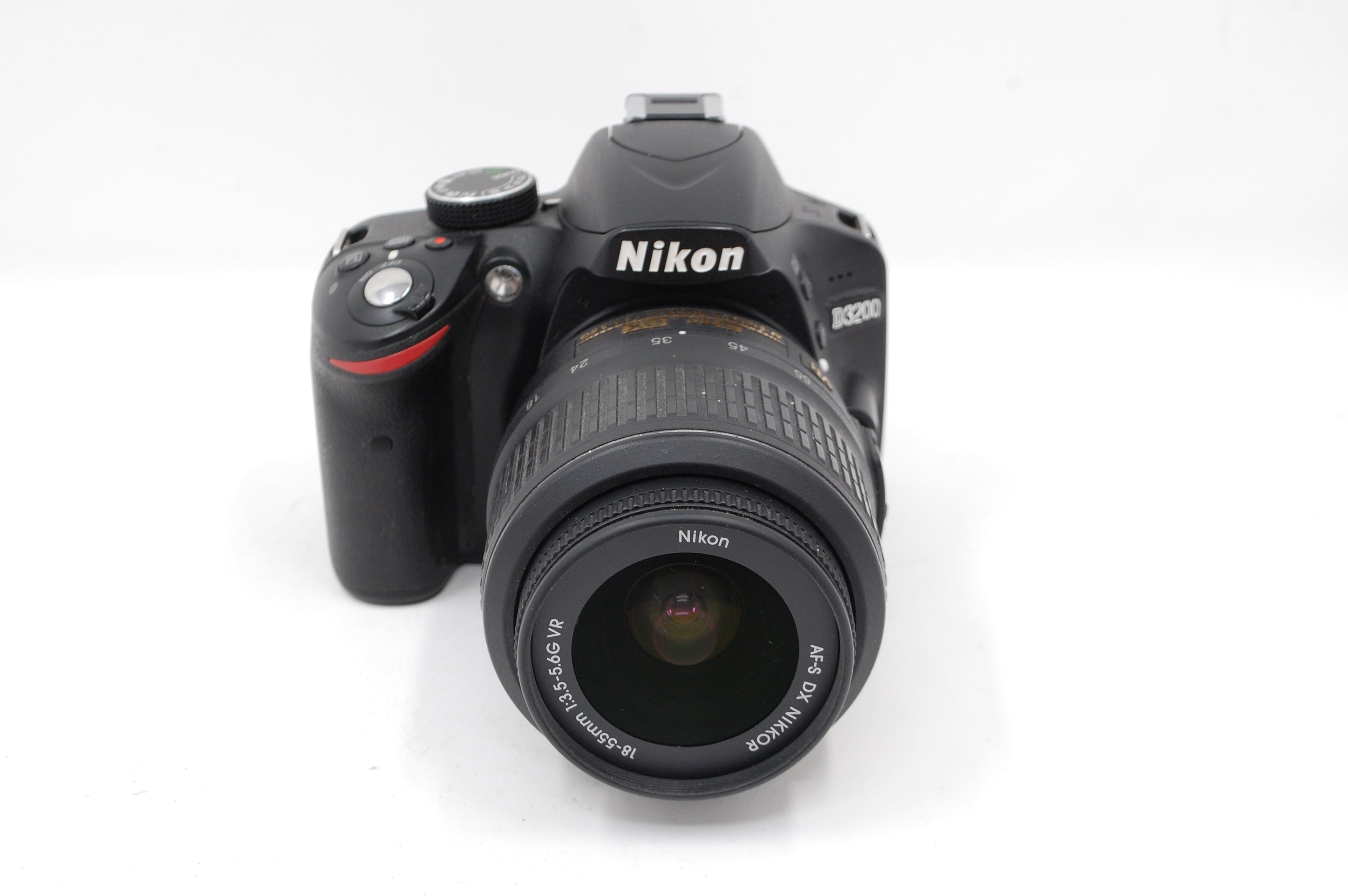 USED Nikon D3200 DSLR w/18-55mm Kit