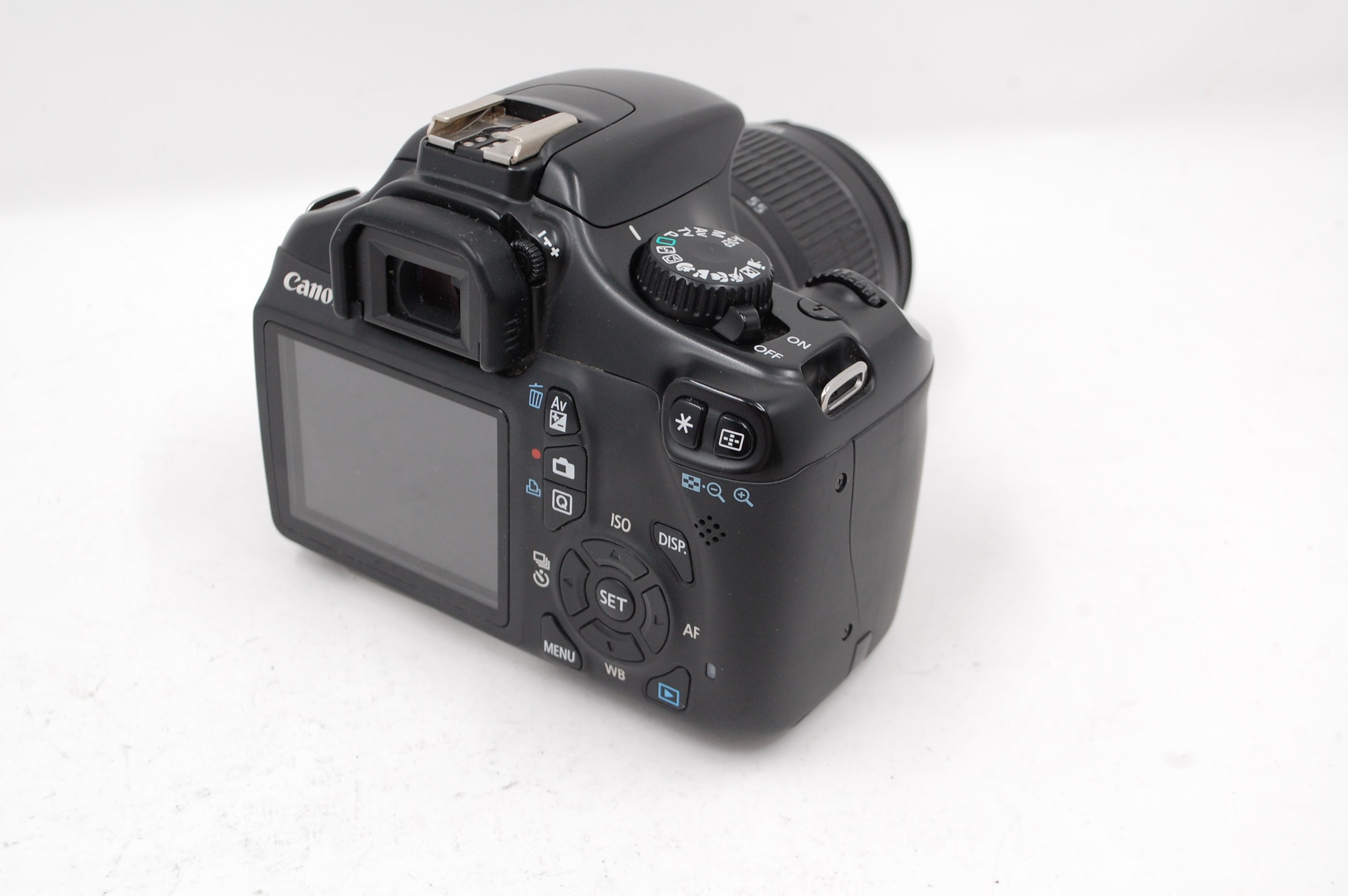 USED Canon Rebel T3 w/ 18-55mm Kit