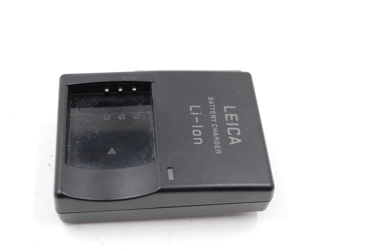 Used Leica BC_DC2 Charger, missing outlet plug