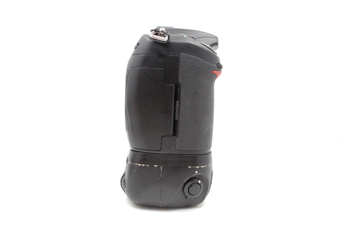 USED Nikon D300 Digital SLR Body w/ MB-D10 Grip