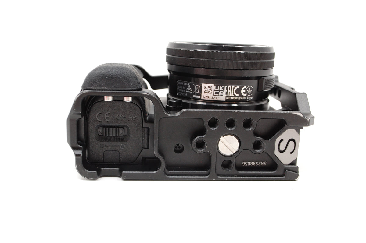 Used Sony Alpha ZV-E10 Camera with 16-50mm Lens Kit - Black w/Sirui Cage