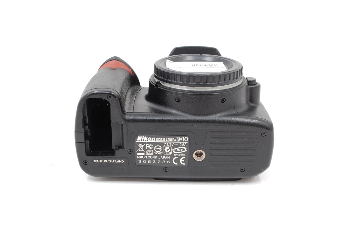 Used Nikon D40 DSLR Camera Body