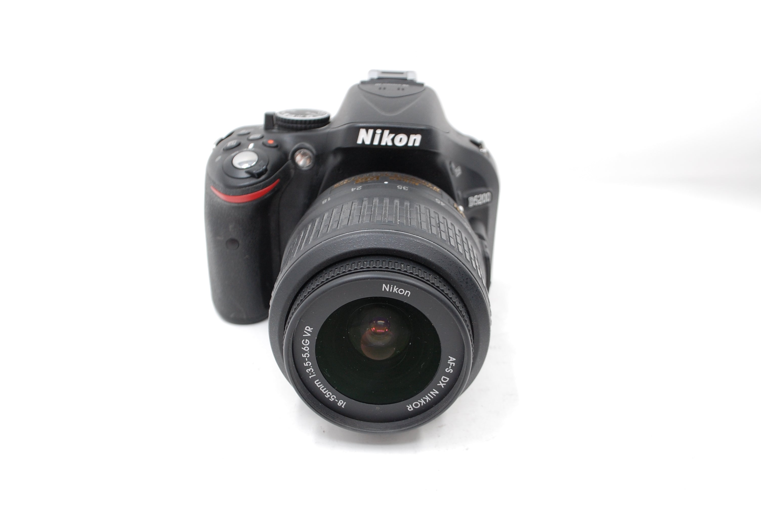 USED Nikon D5200 Digital SLR w/ 18-55mm VR