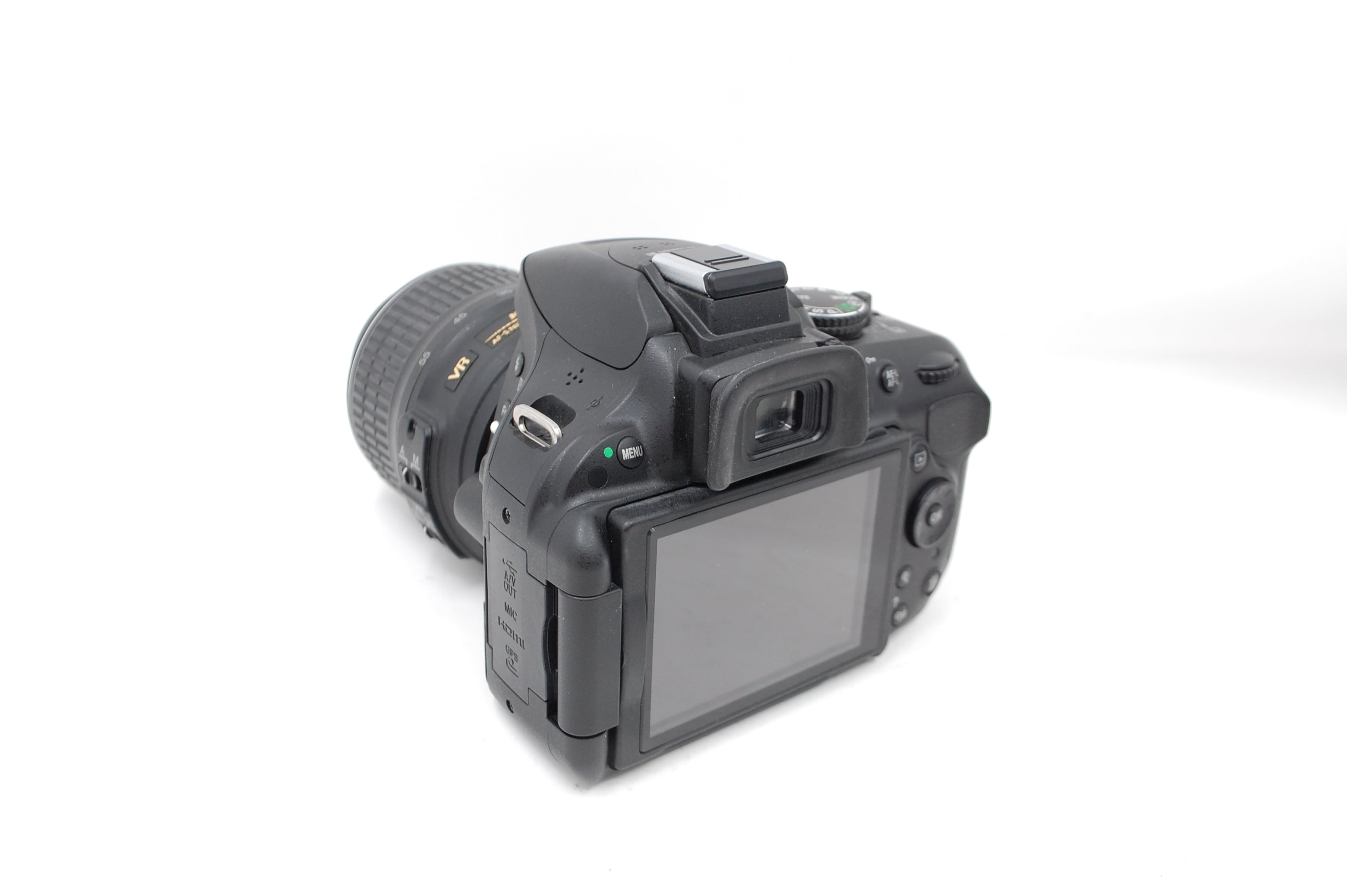 USED Nikon D5200 Digital SLR w/ 18-55mm VR