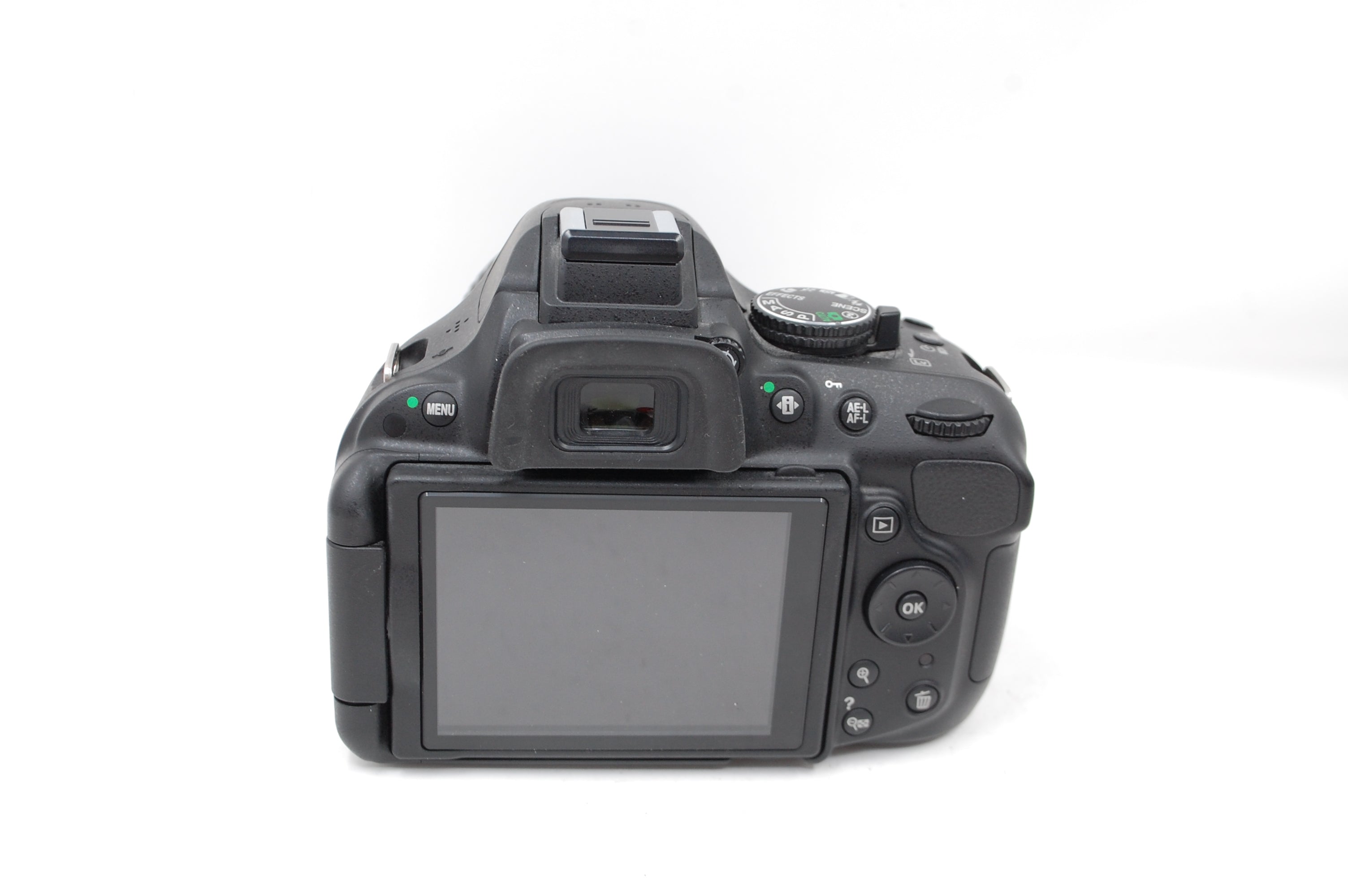 USED Nikon D5200 Digital SLR w/ 18-55mm VR