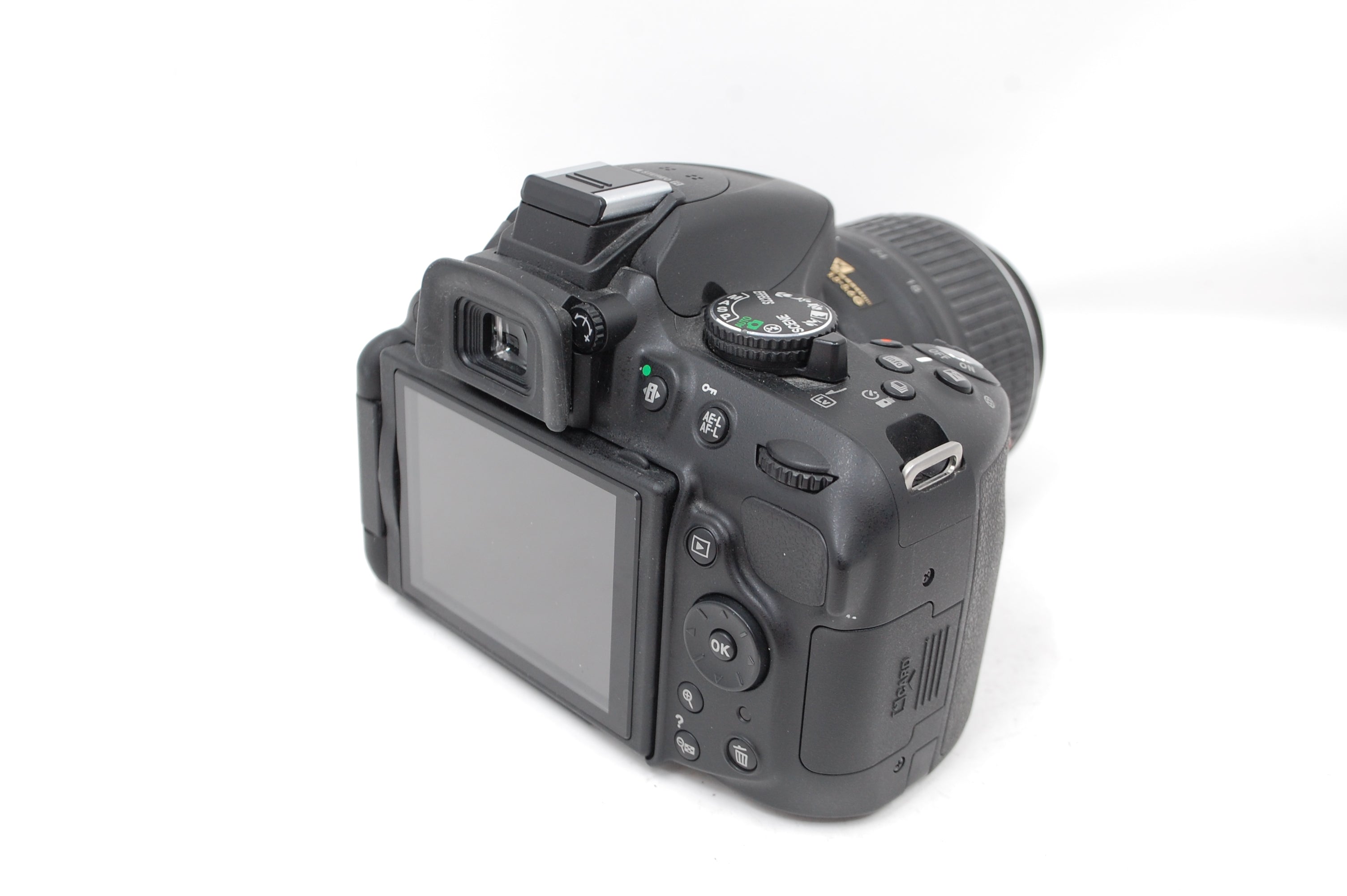 USED Nikon D5200 Digital SLR w/ 18-55mm VR