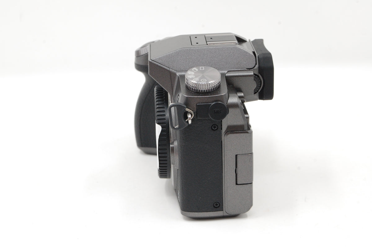 USED Panasonic Lumix G7 Body (Silver/Pewter)