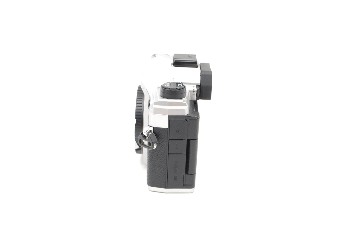 Used OM SYSTEM OM-5 Mirrorless Camera (Silver)