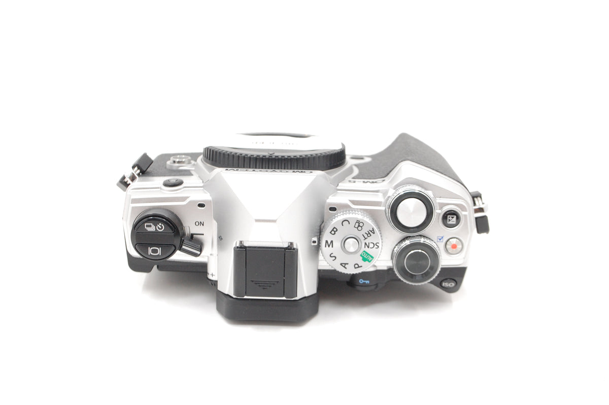 Used OM SYSTEM OM-5 Mirrorless Camera (Silver)
