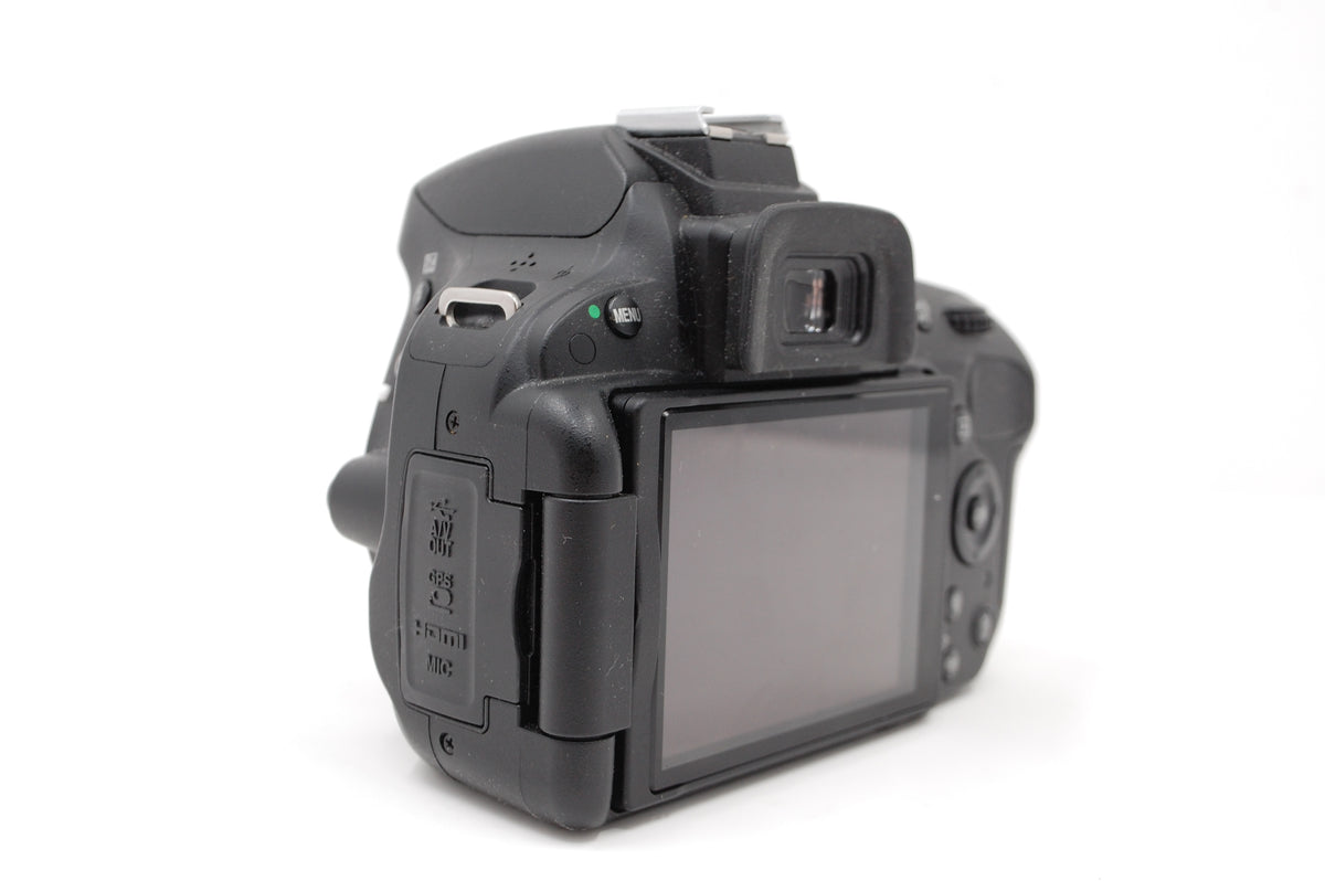 USED Nikon D5100 Digital SLR Body - FOR PARTS, NOT WORKING