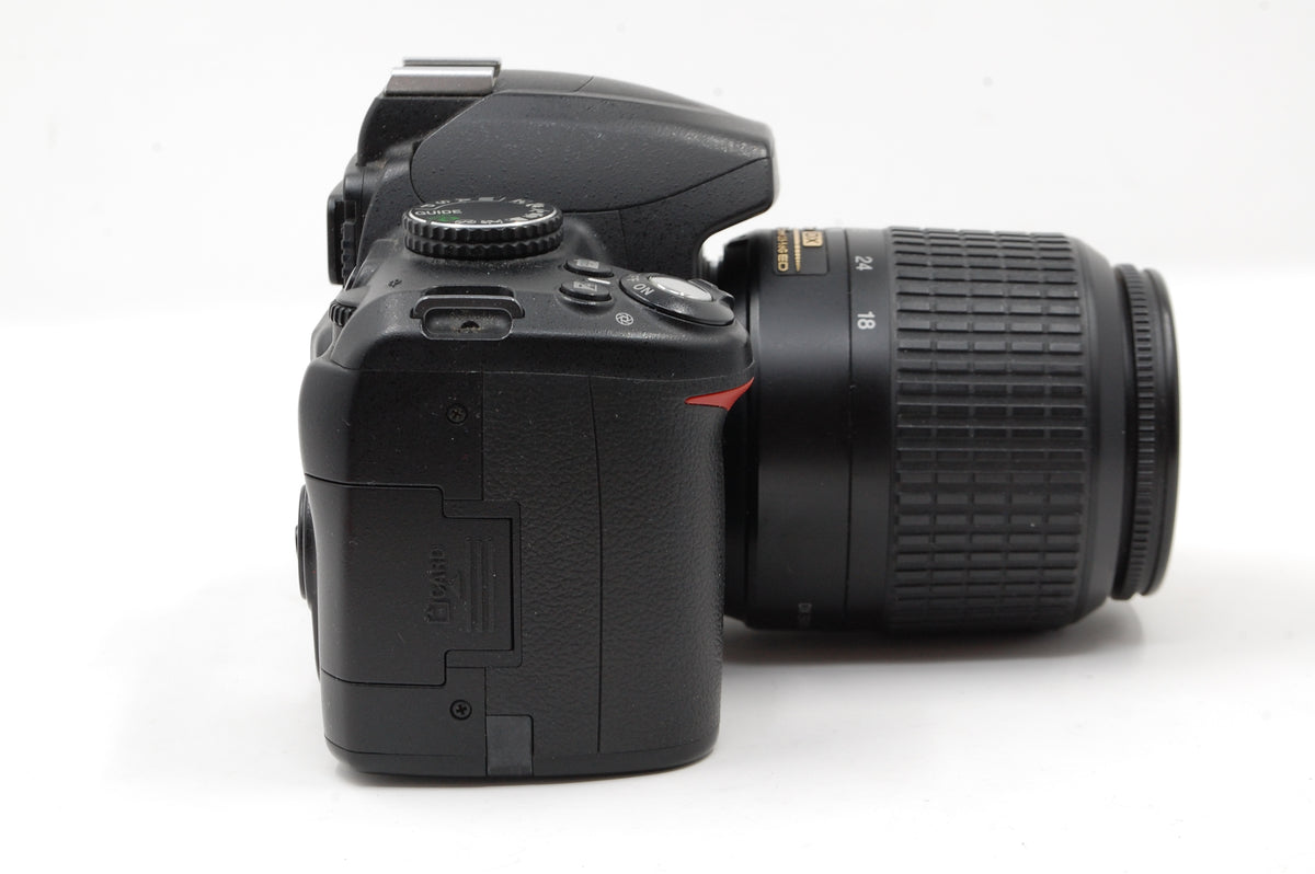 USED Nikon D3000 DSLR w/ 18-55mm Lens