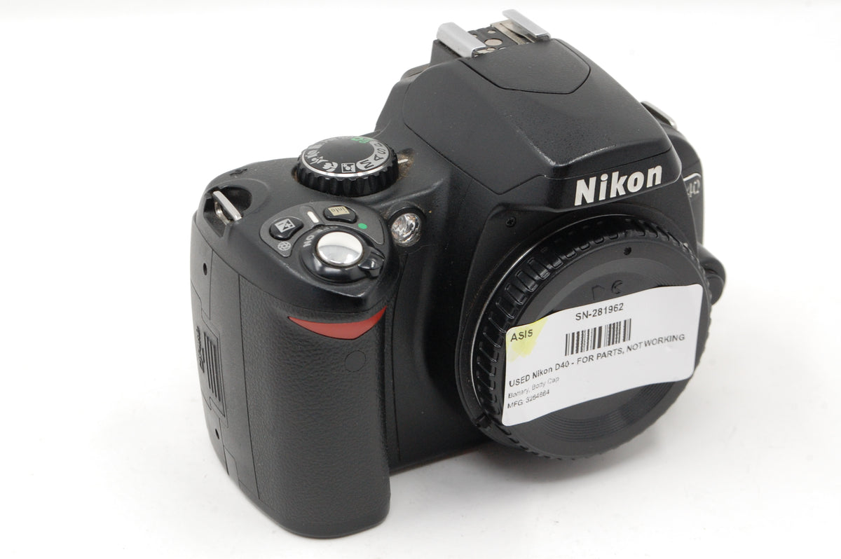 USED Nikon D40 - FOR PARTS, NOT WORKING