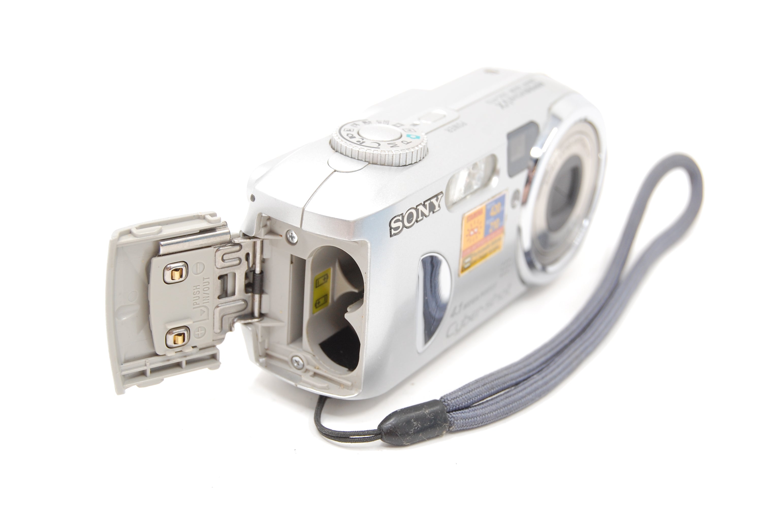 USED Sony Cyber-shot DSC-P73 4.1MP Digital Point & Shoot Camera