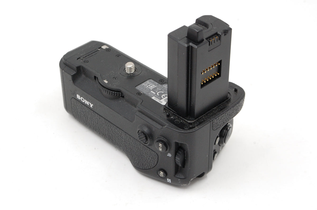 Used Sony VG-C4EM Vertical Grip for a1, a7 IV, a7R IV, a7S III, a9 II