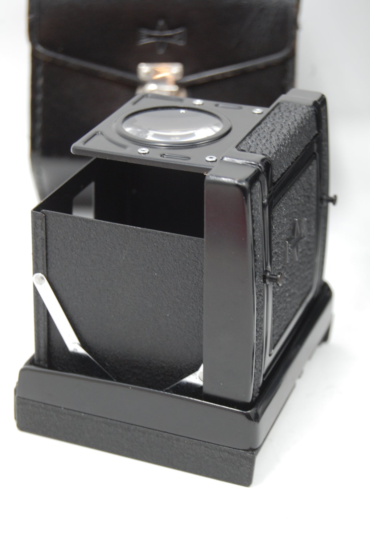 USED Mamiya C330 Medium Format TLR w/65mm f3.5 Lens & Prism