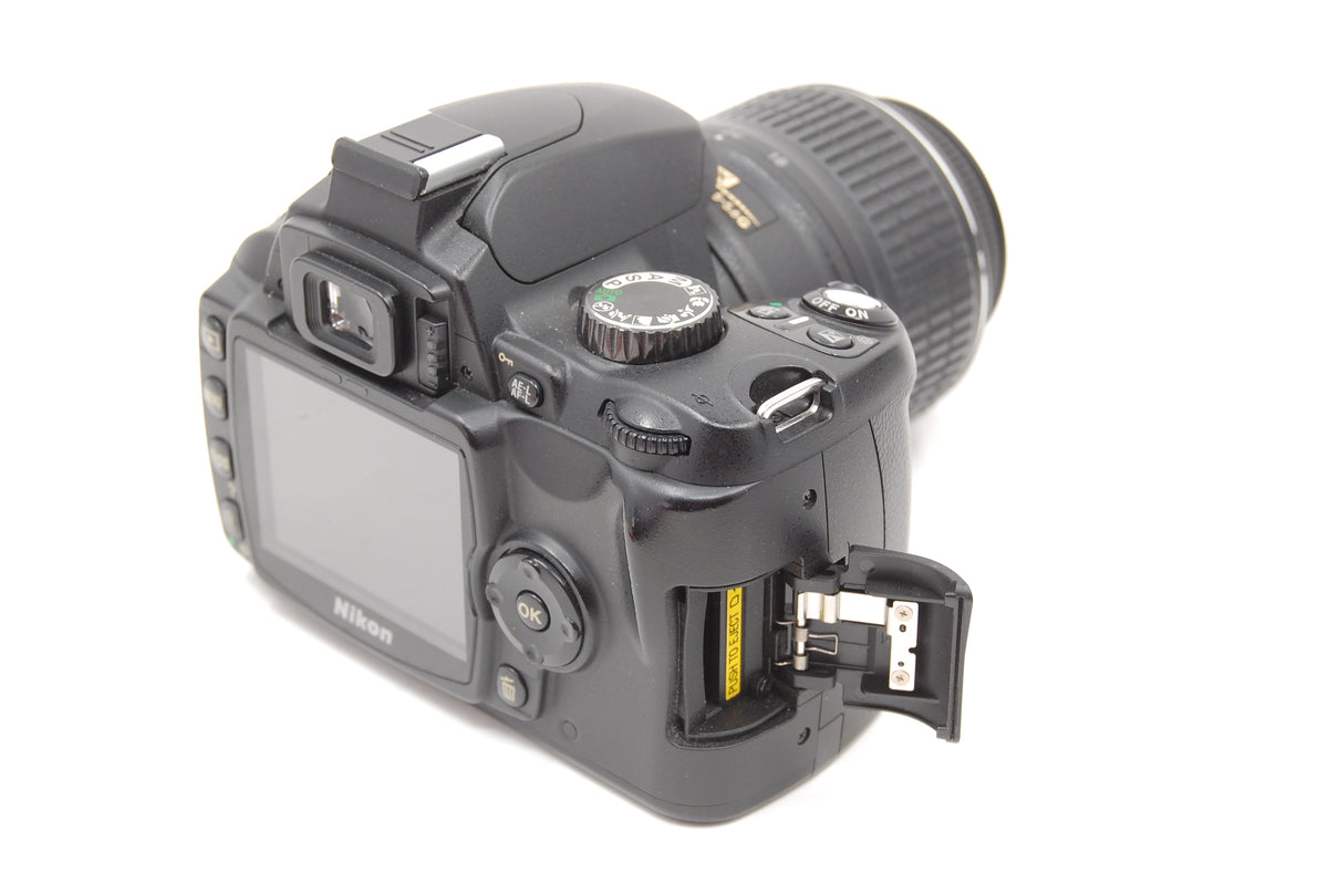 USED Nikon D60 Digital SLR w/ 18-55mm