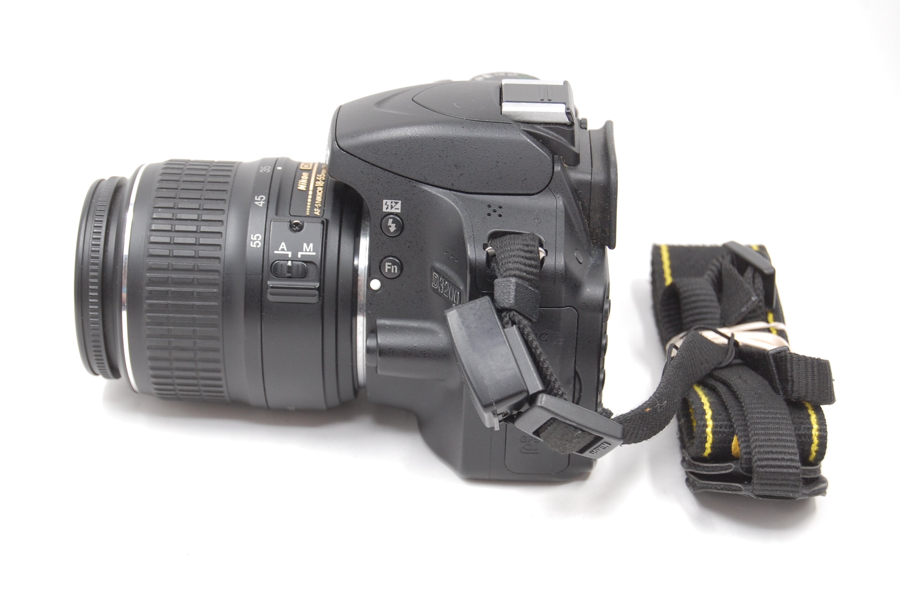 USED Nikon D3200 DSLR w/18-55mm Kit