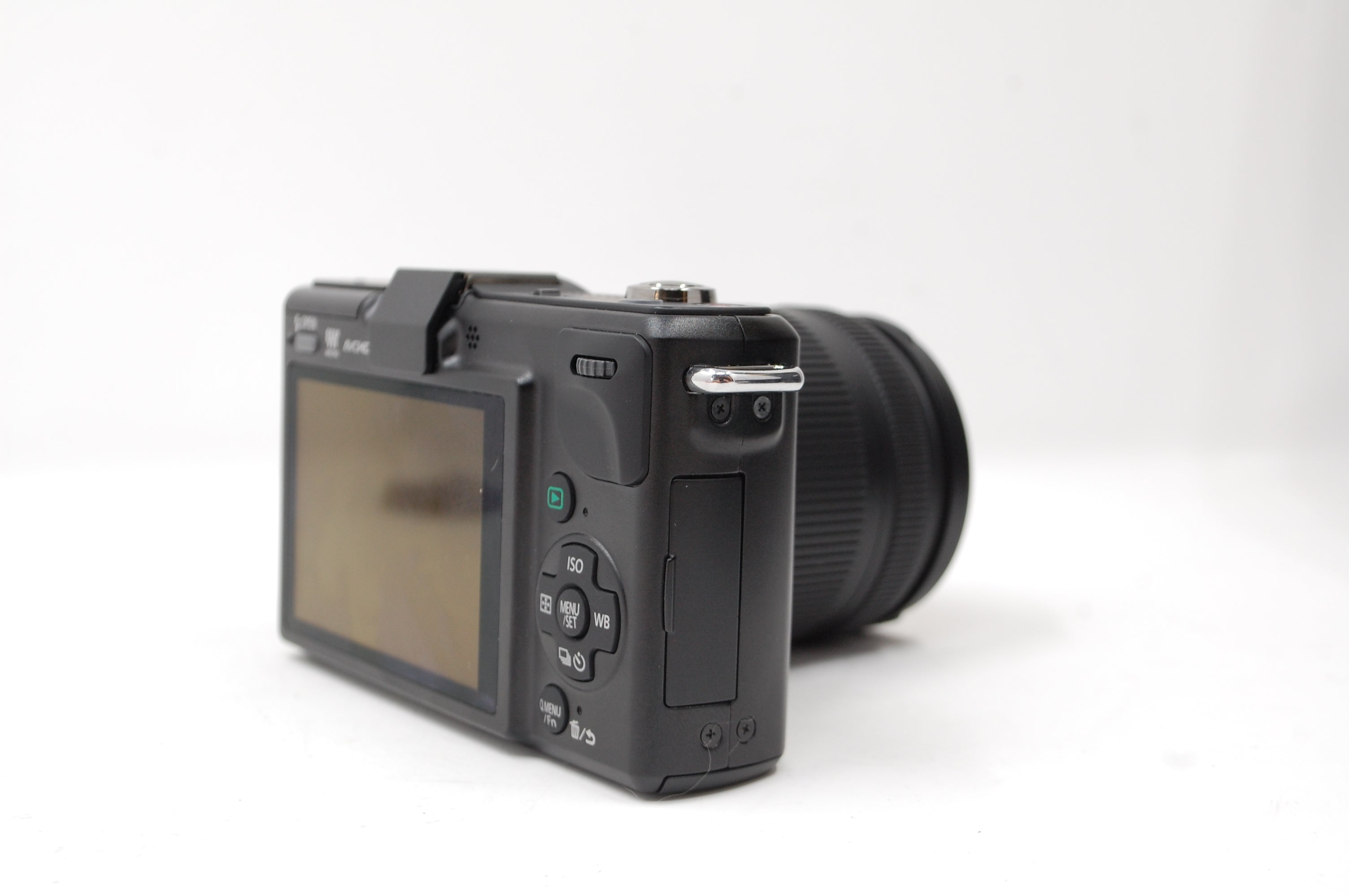 USED Panasonic DMC-GF2 Body w/14-42mm F3.5-5.6 ASPH