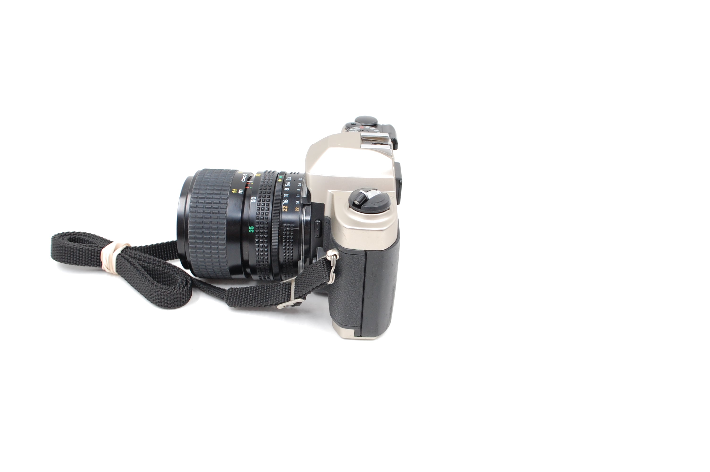 USED Nikon FM10 Camera Kit W/ 35-70mm