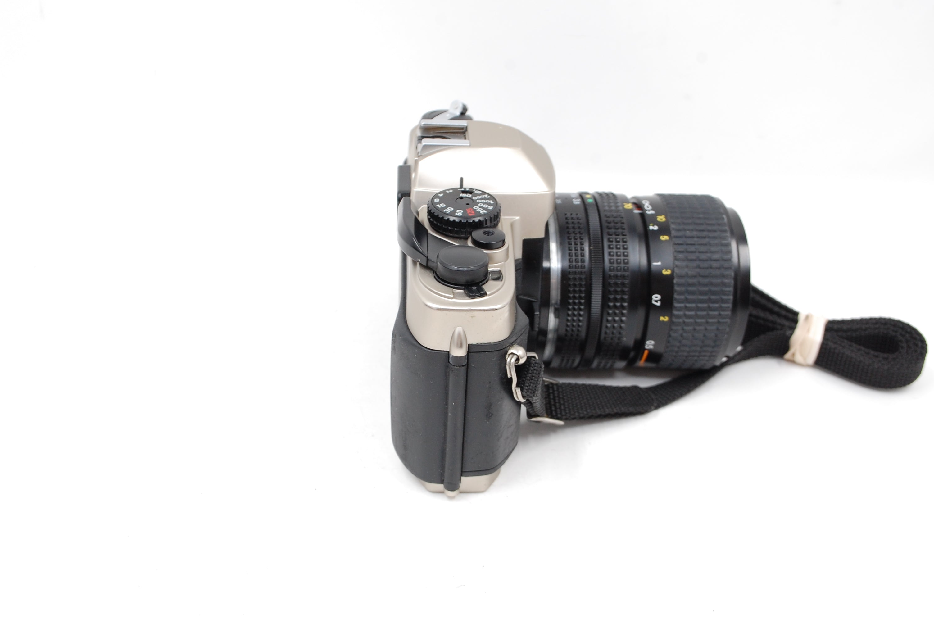 USED Nikon FM10 Camera Kit W/ 35-70mm