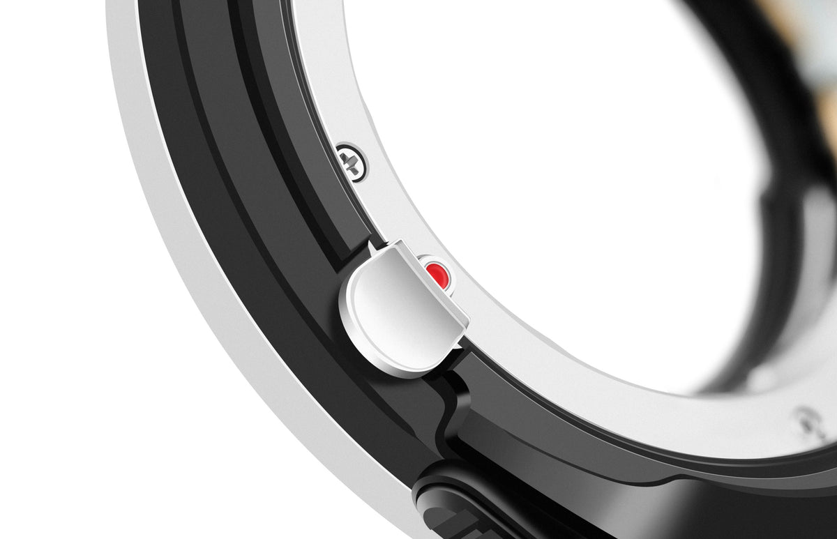Megadap M2RF adapter lens-release switch detail