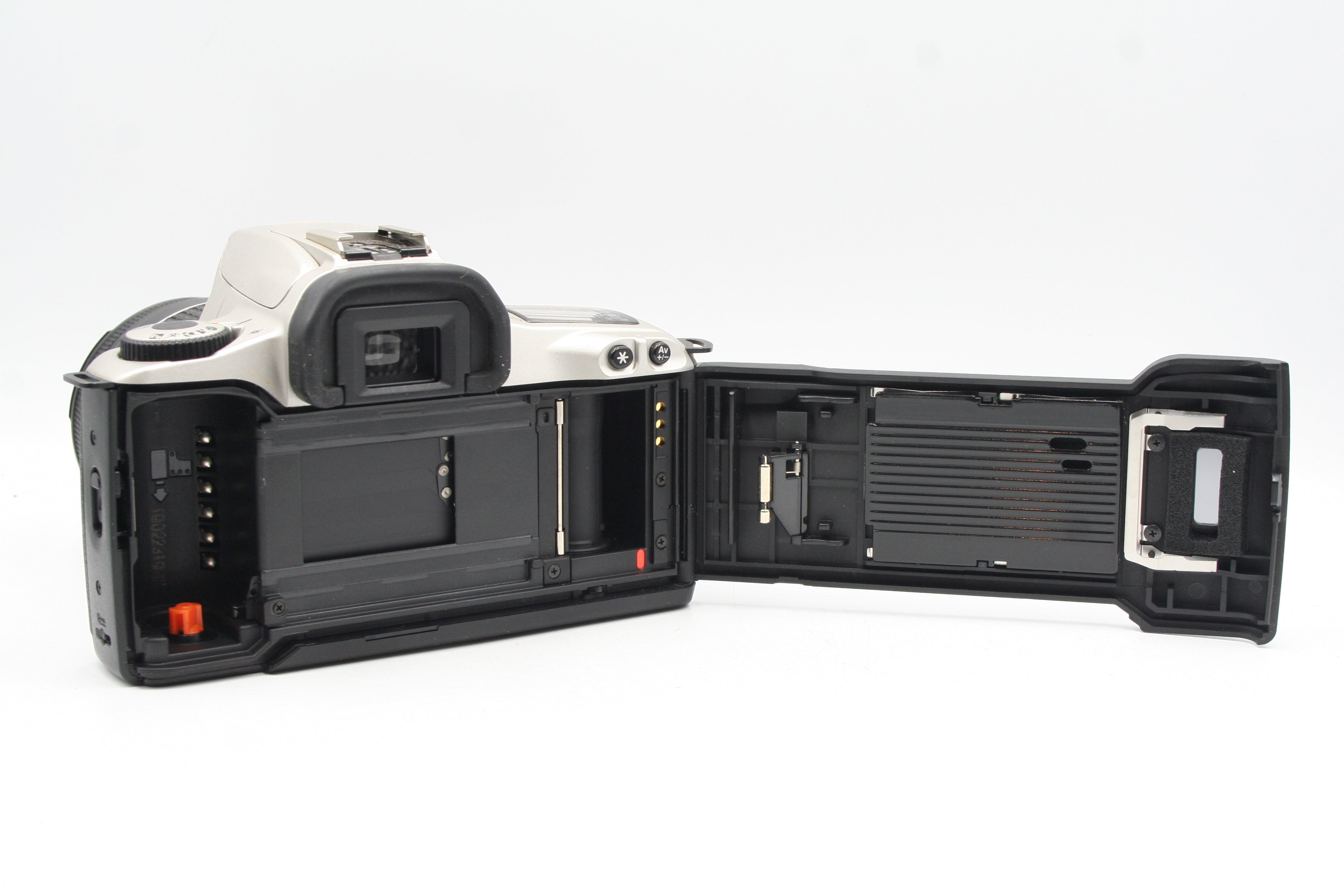 Used Canon Rebel 2000 w/ 28-80mm F3.5-5.6 II