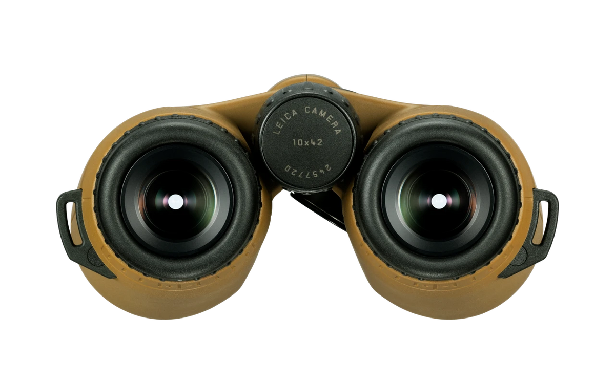 Leica Geovid Max 10x42 in Flat Dark Earth, eyepiece view