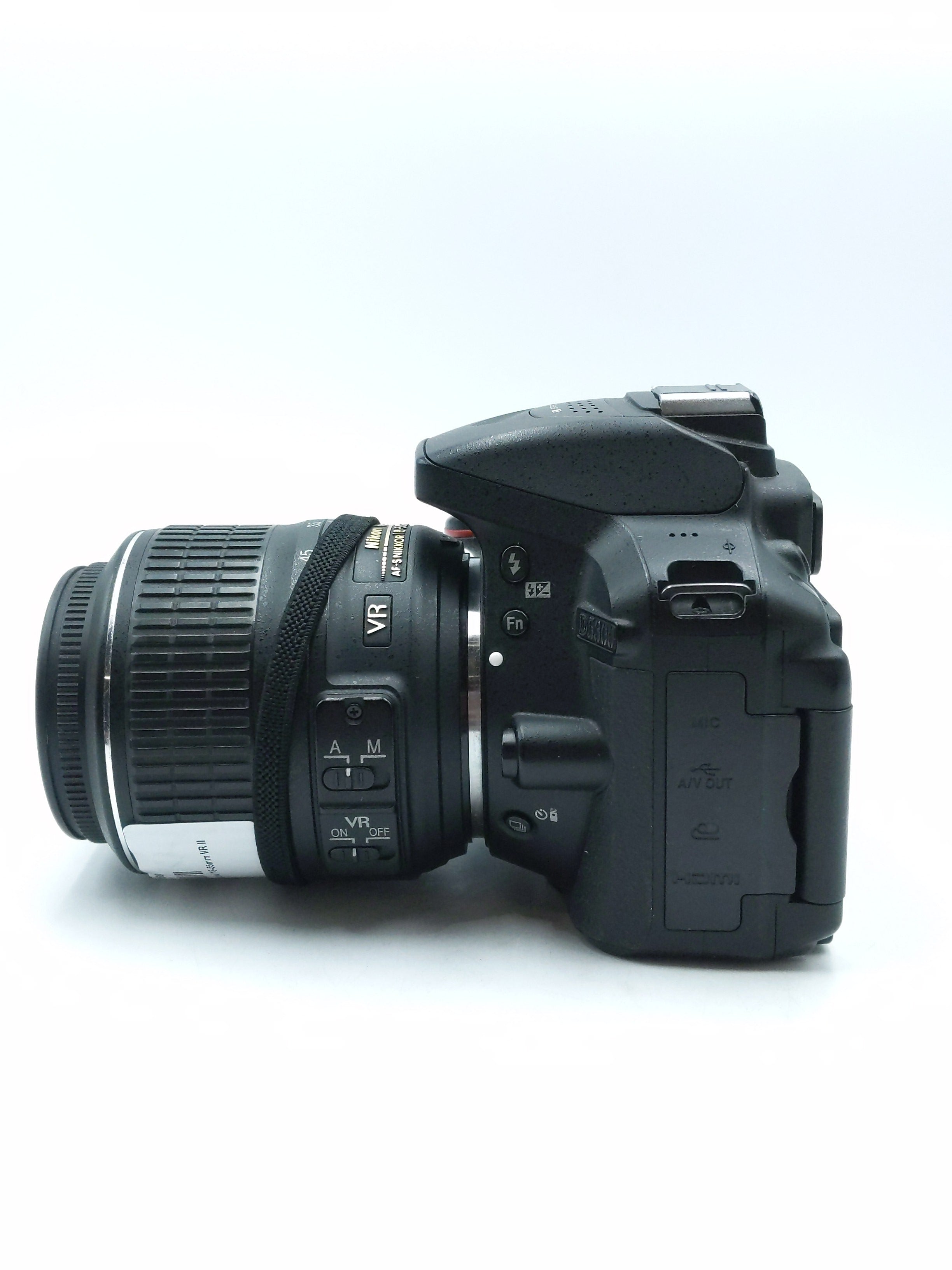 USED Nikon D5300 Camera w/ 18-55mm VR II Lens Kit