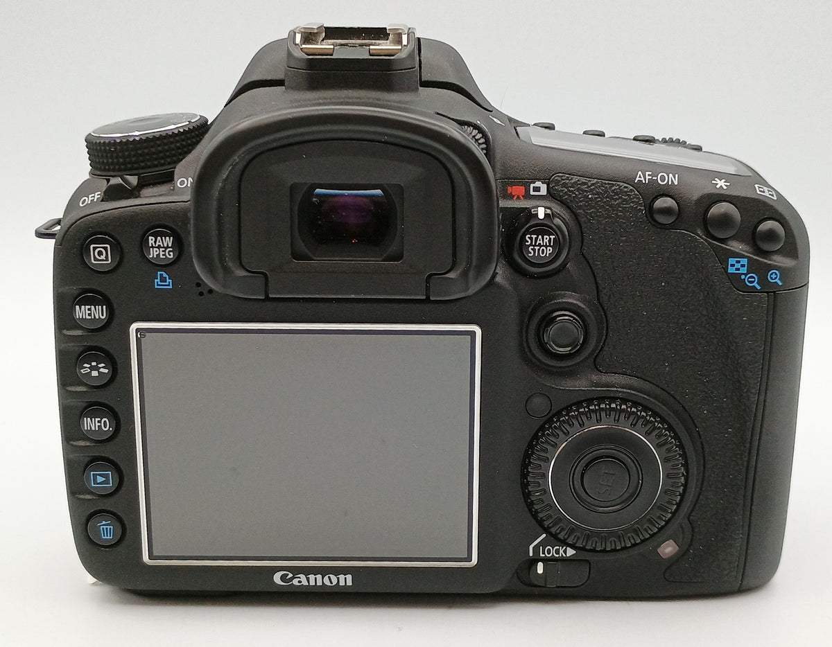 USED Canon EOS 7D Camera Body w/ BG-E7 Battery Grip