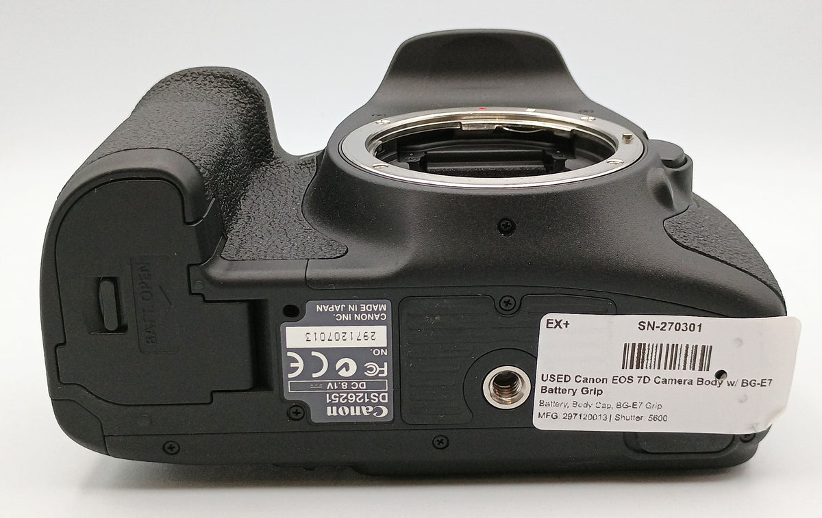 USED Canon EOS 7D Camera Body w/ BG-E7 Battery Grip