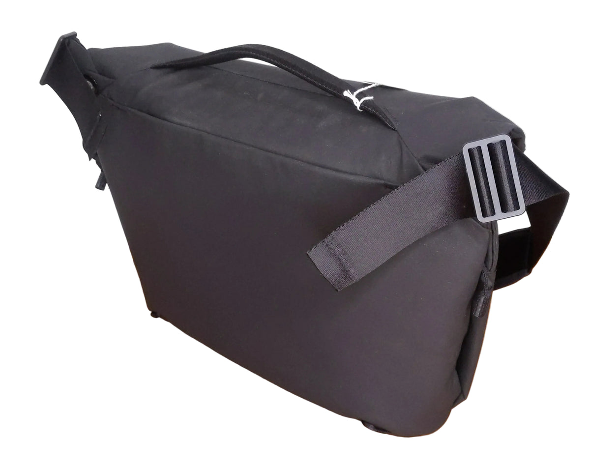 Used Peak Design Everyday Messenger 13"  (Charcoal)