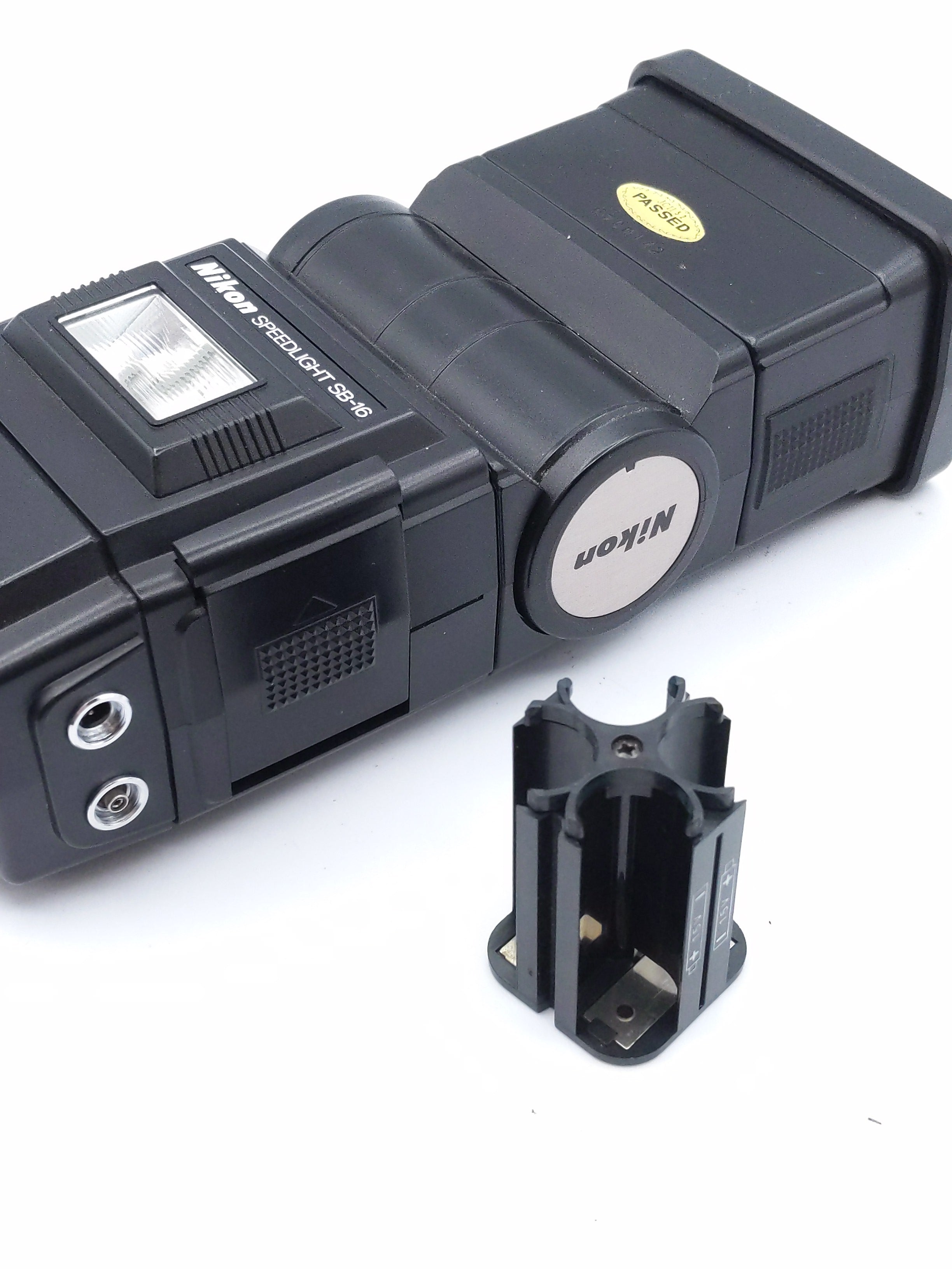 Used Nikon SB-16 Speedlight