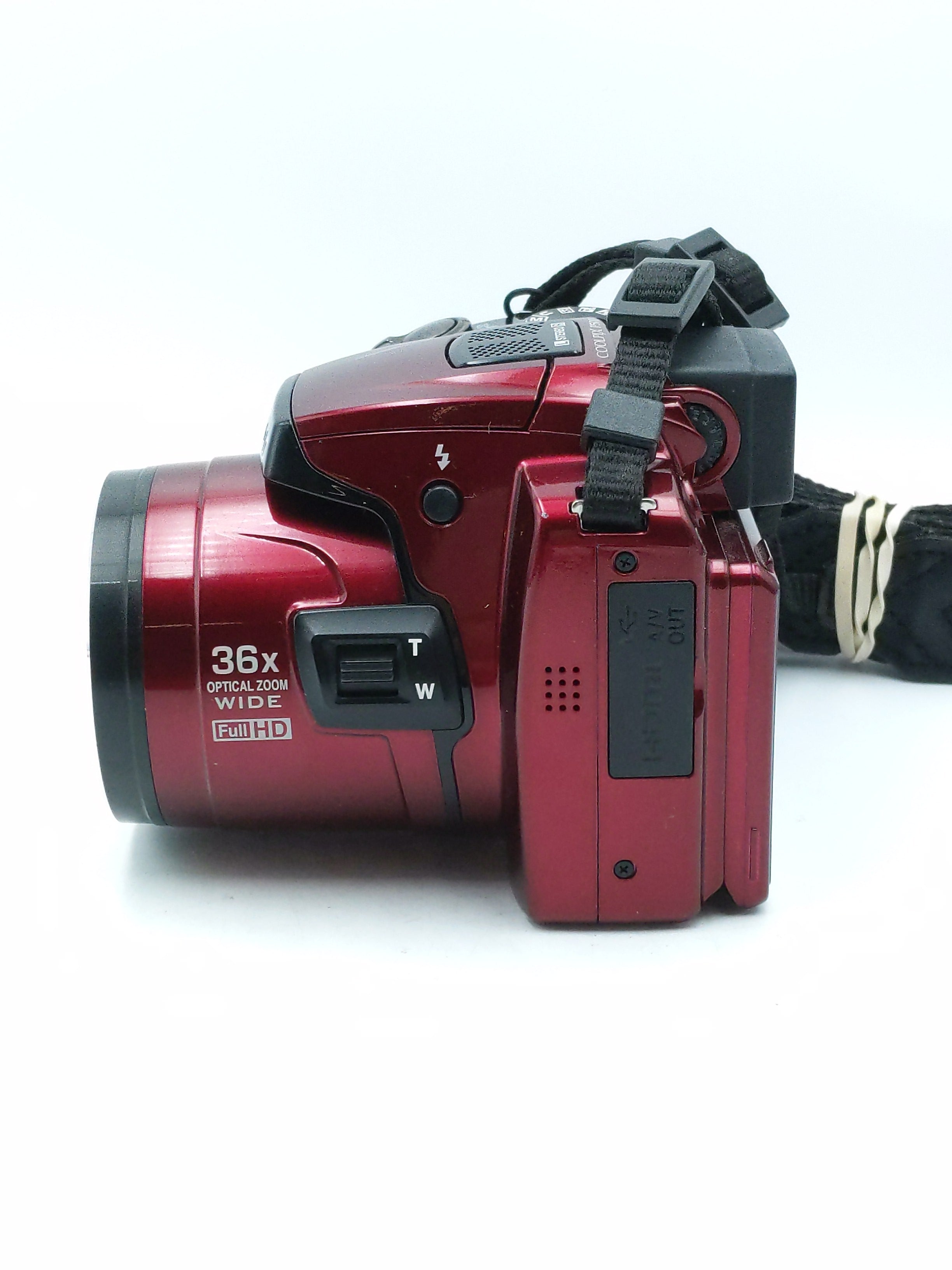 USED Nikon Coolpix P500 Digital Point and Shoot Camera (Red)