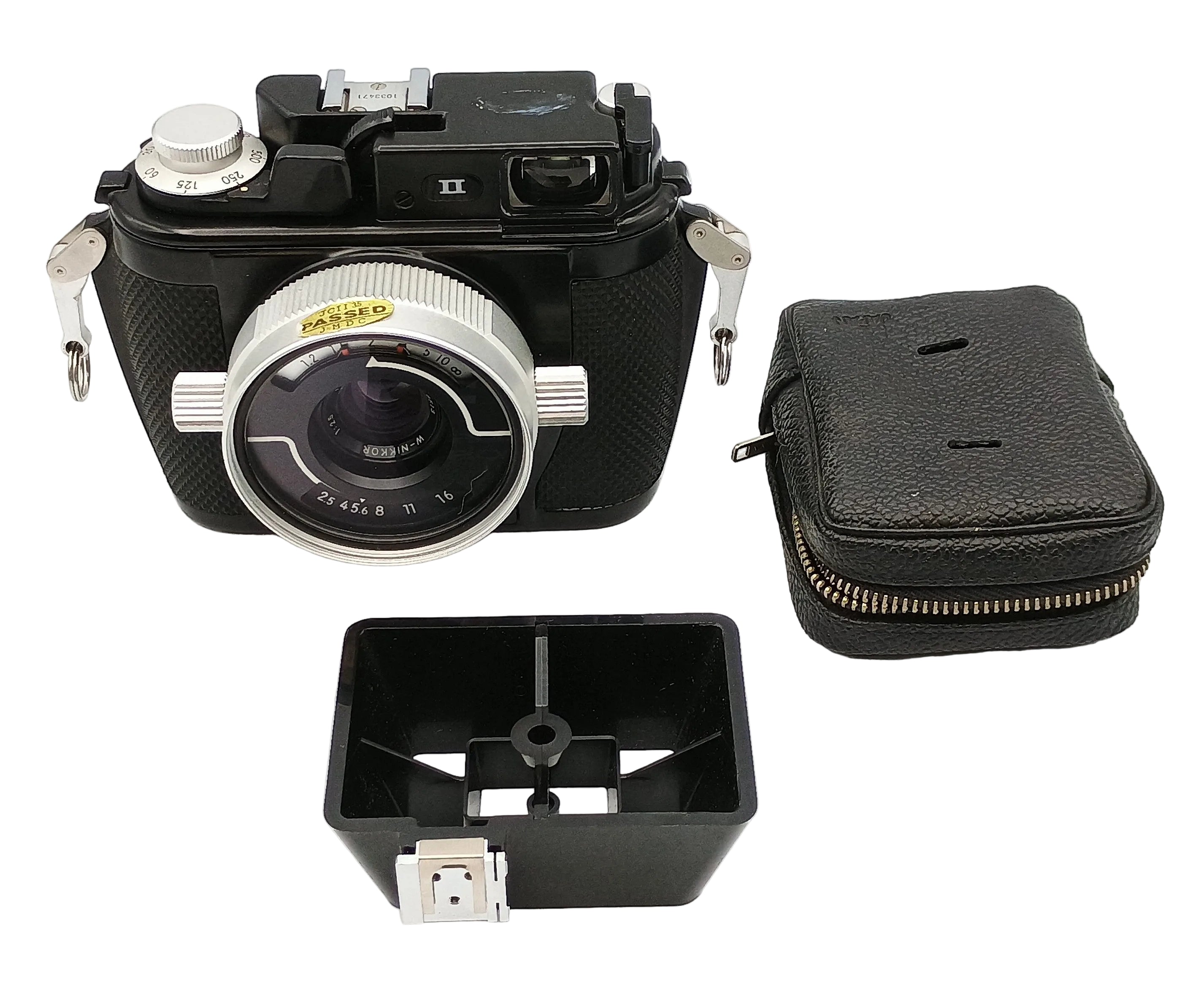 Used Nikonos II w/ 35mm f2.5 Underwater Film camera