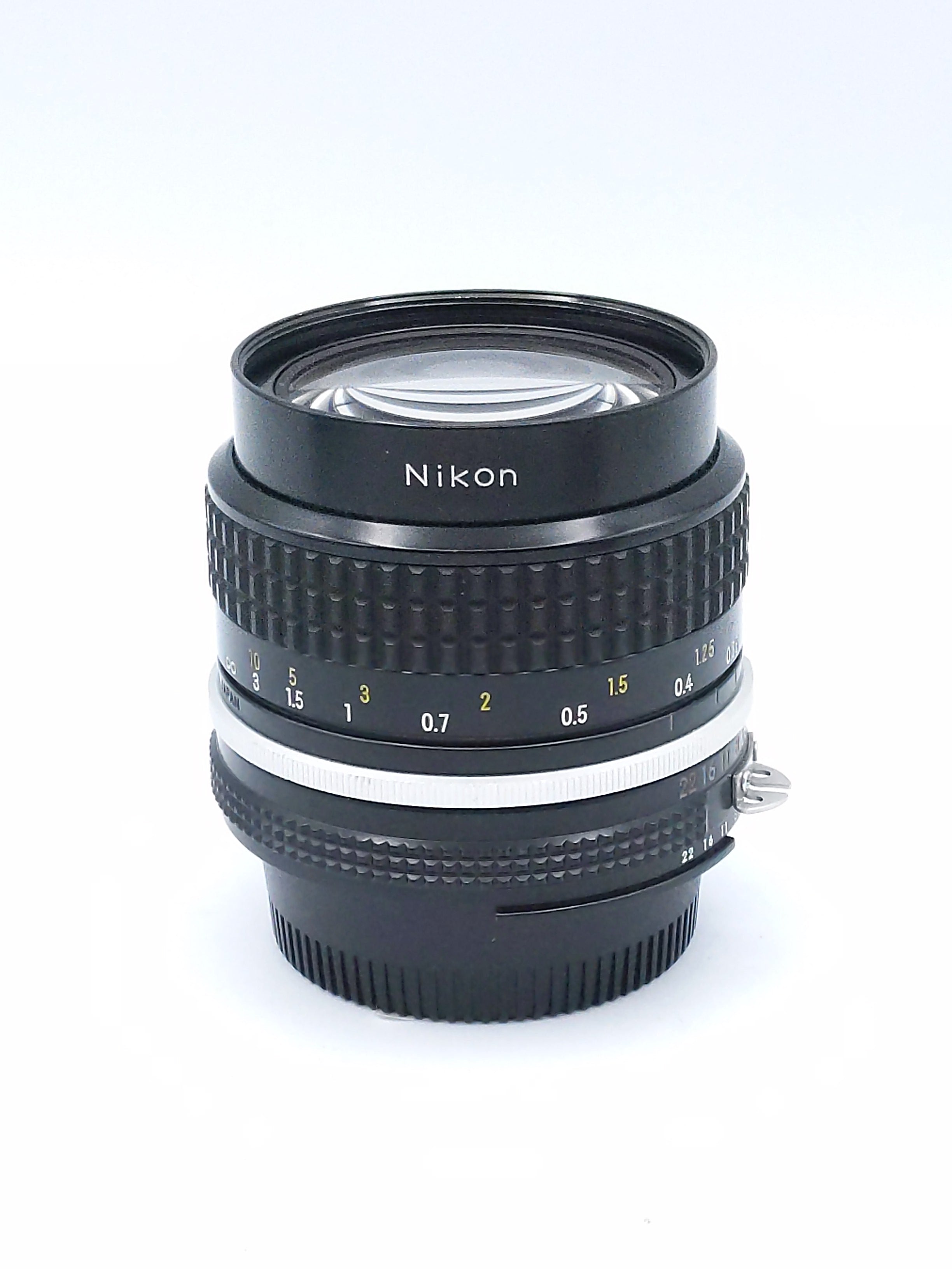 Nikon Nikkor 24mm F2.0 AI MF non AI-S lens