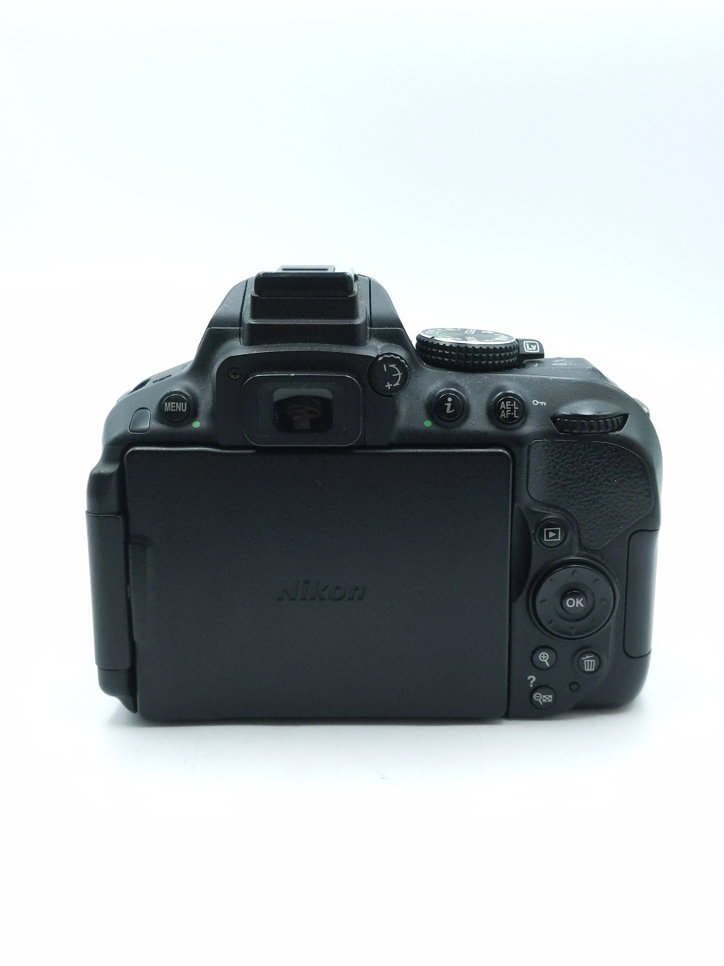 USED Nikon D5300 Camera w/ 18-55mm VR II Lens Kit