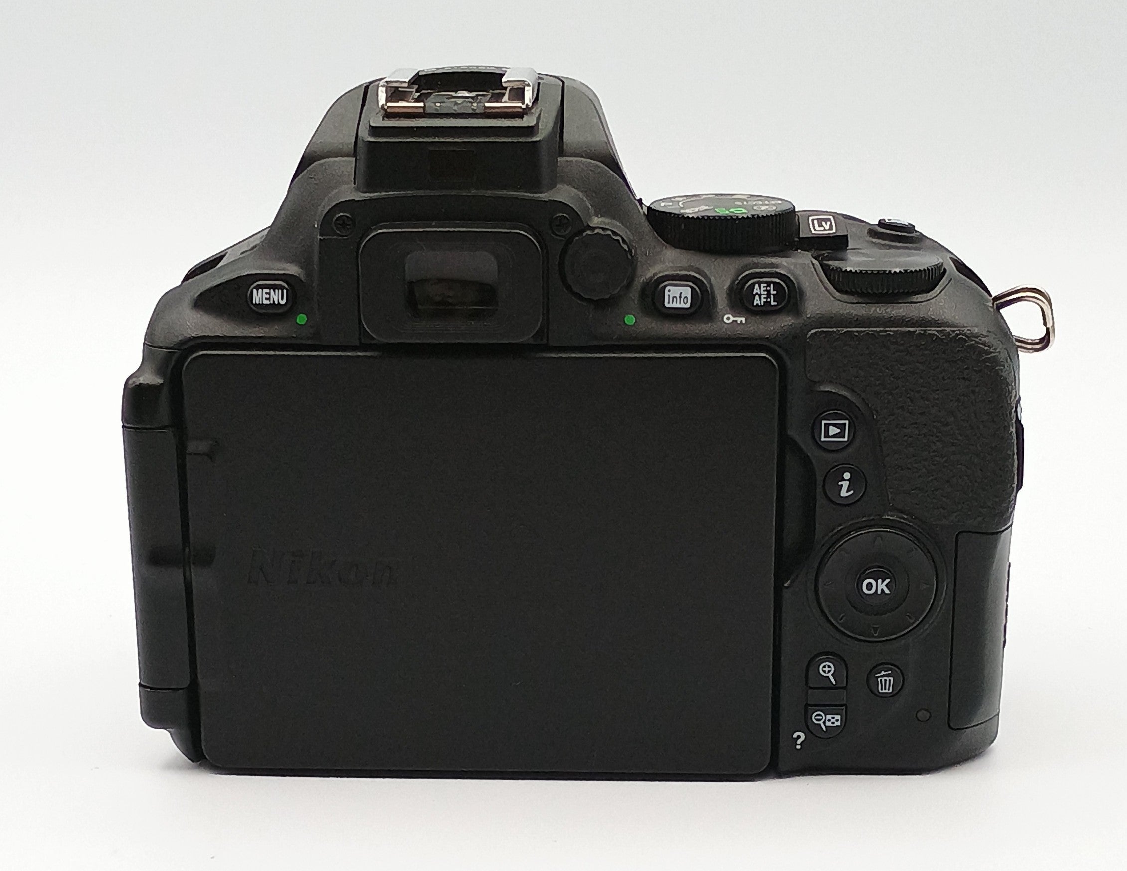 USED Nikon D5600 DSLR Camera with 18-55 AF-P VR
